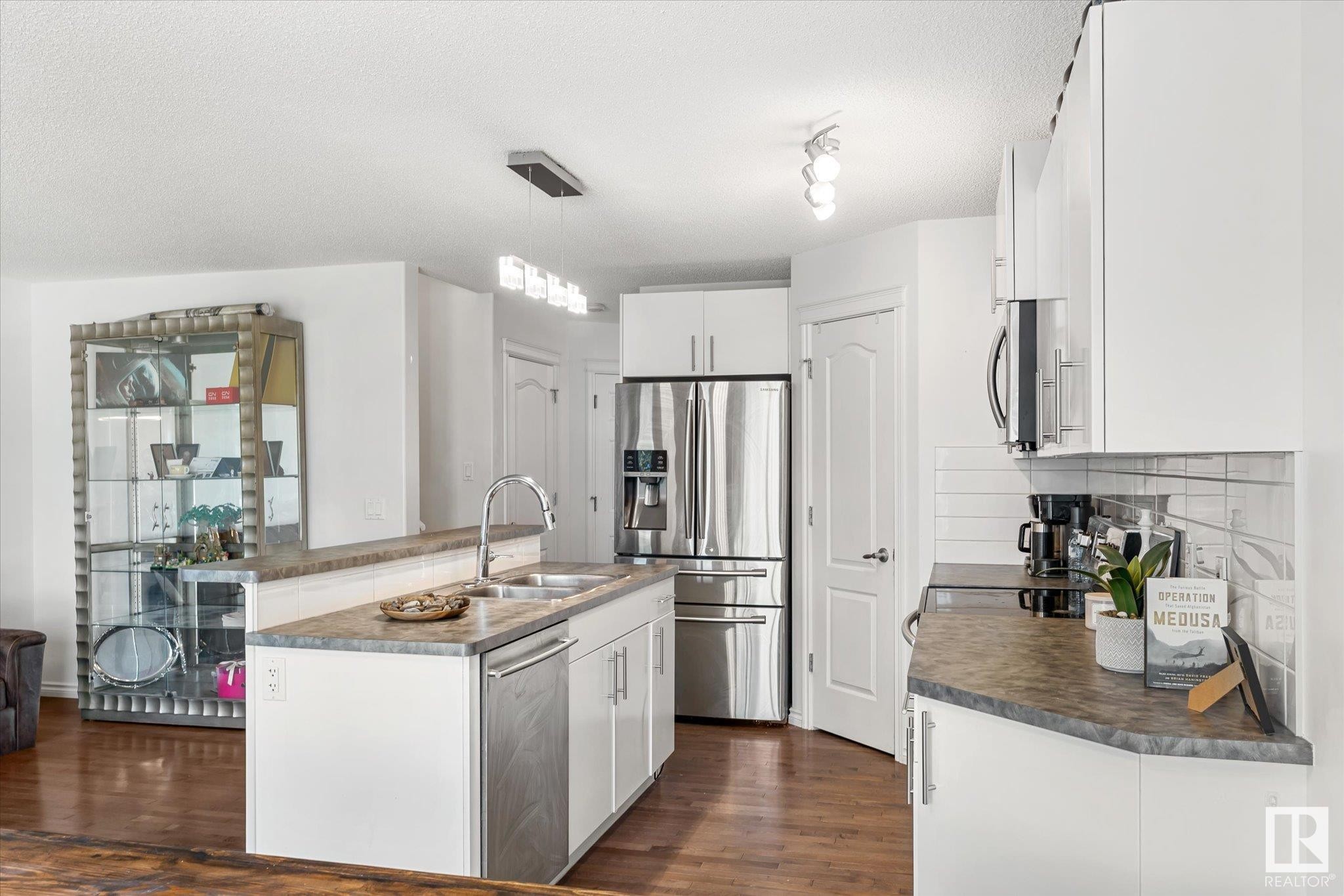 












17130 7A Avenue

,
Edmonton,




AB
T6W 0M5

