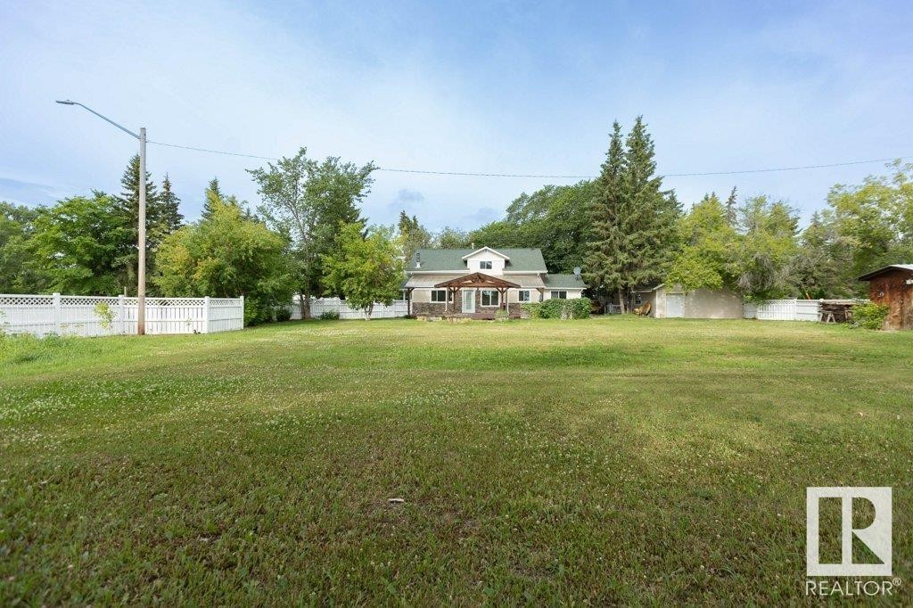 












4906 51 Avenue

,
Pibroch,




AB
T7P 2P5

