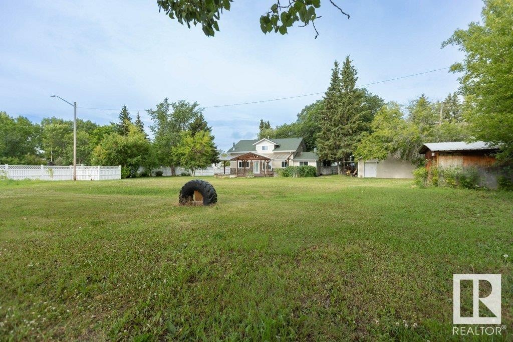 












4906 51 Avenue

,
Pibroch,




AB
T7P 2P5

