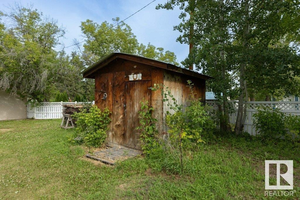 












4906 51 Avenue

,
Pibroch,




AB
T7P 2P5

