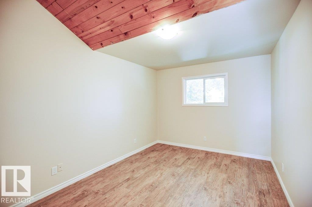 












4906 51 Avenue

,
Pibroch,




AB
T7P 2P5

