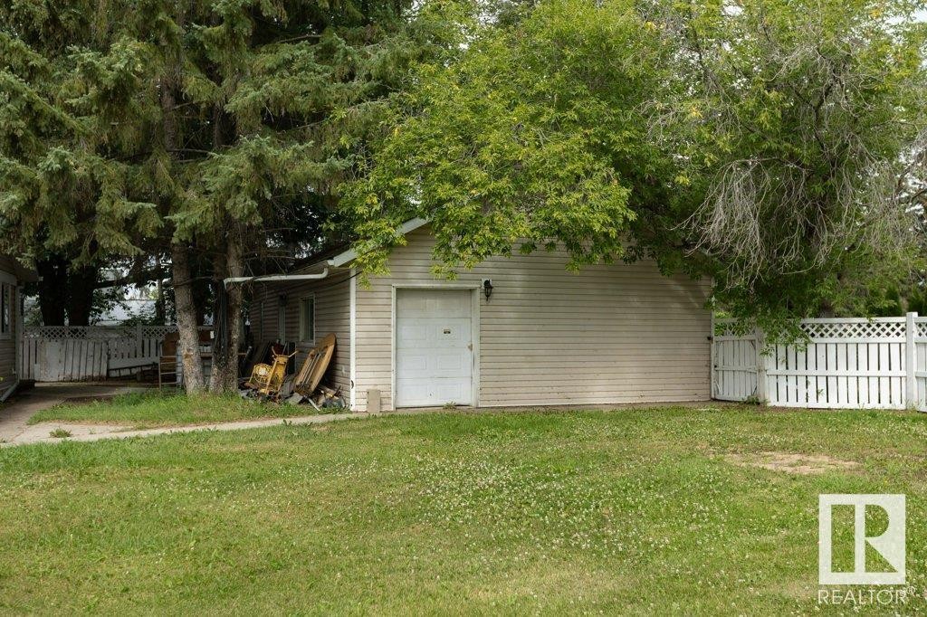 












4906 51 Avenue

,
Pibroch,




AB
T7P 2P5

