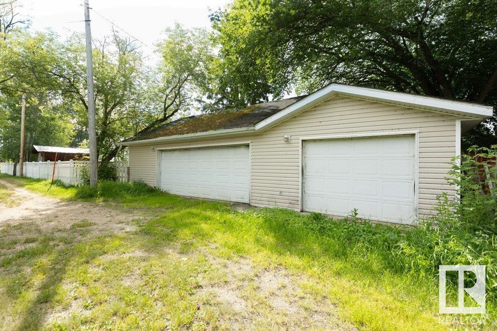 












4906 51 Avenue

,
Pibroch,




AB
T7P 2P5

