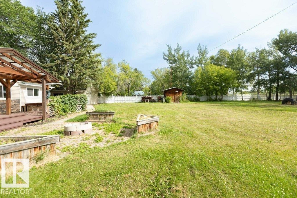 












4906 51 Avenue

,
Pibroch,




AB
T7P 2P5

