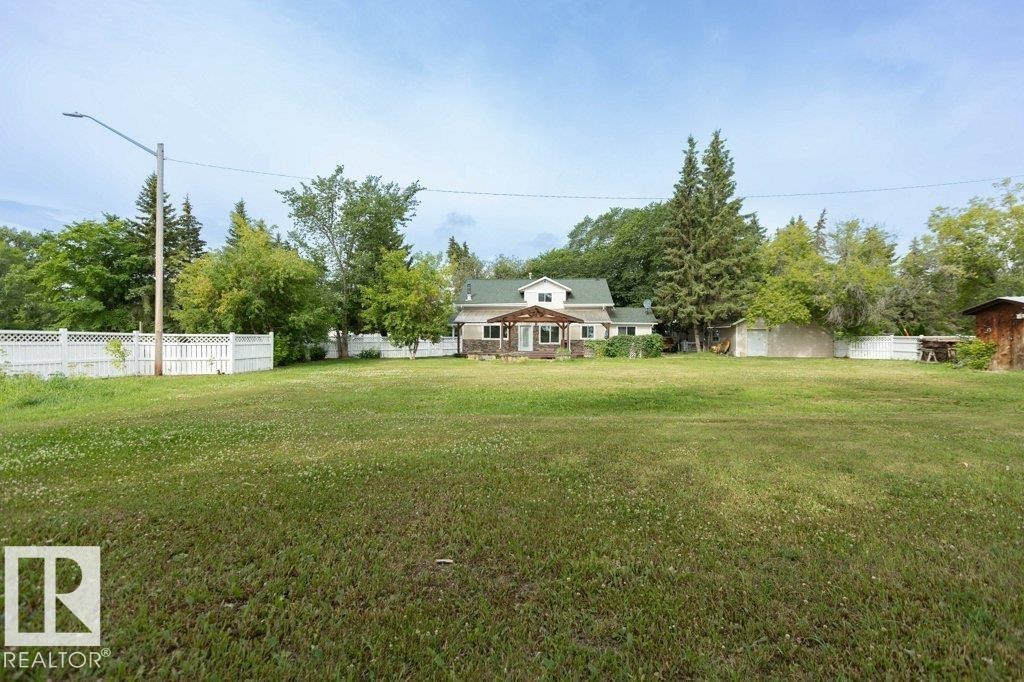 












4906 51 Avenue

,
Pibroch,




AB
T7P 2P5


