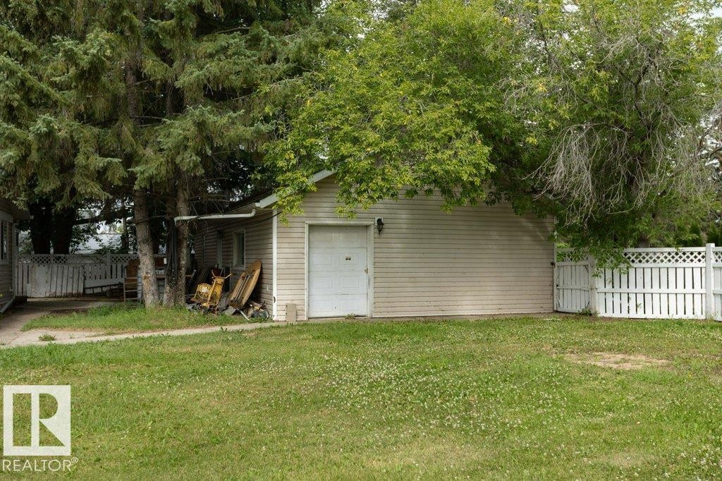 












4906 51 Avenue

,
Pibroch,




AB
T7P 2P5

