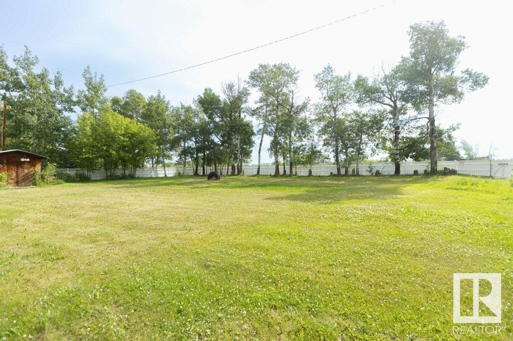 












4906 51 Avenue

,
Pibroch,




AB
T7P 2P5

