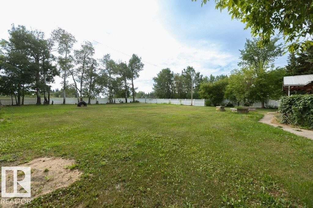 












4906 51 Avenue

,
Pibroch,




AB
T7P 2P5

