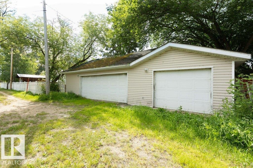 












4906 51 Avenue

,
Pibroch,




AB
T7P 2P5

