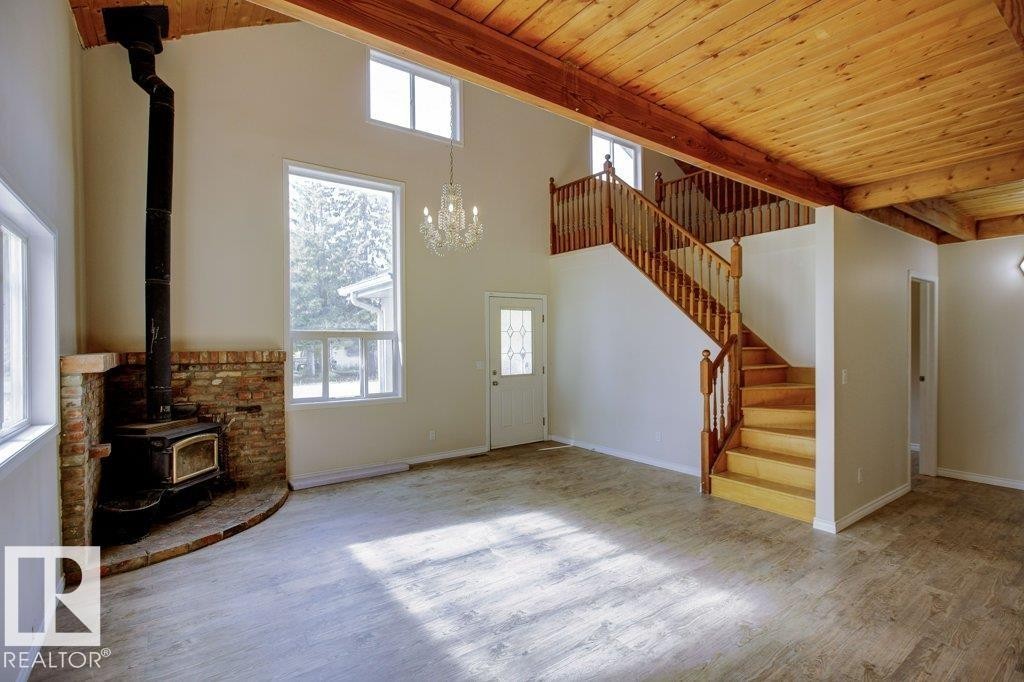 












4906 51 Avenue

,
Pibroch,




AB
T7P 2P5

