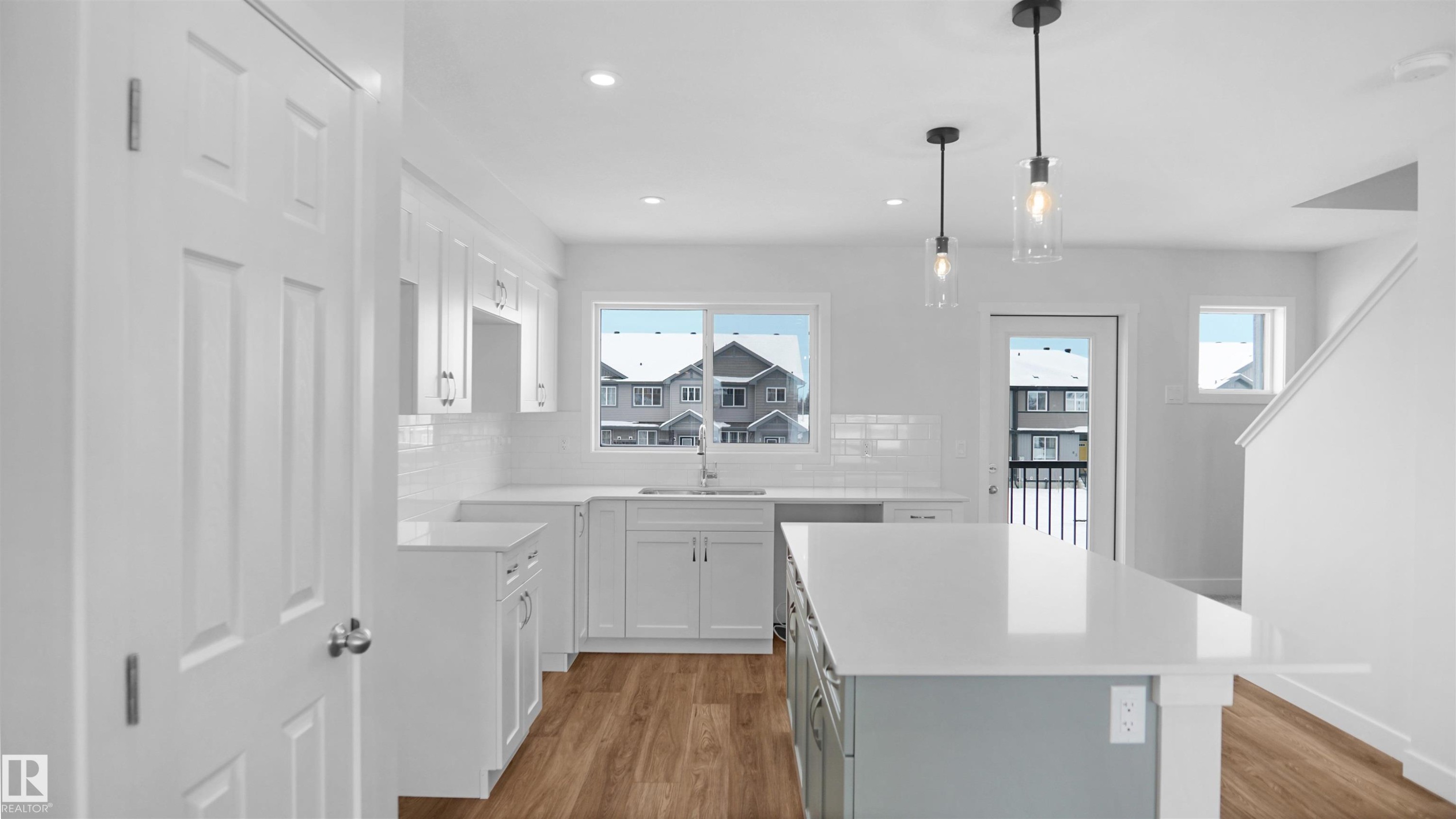 












645 176 Avenue

,
Edmonton,




AB
T5Y 4G1

