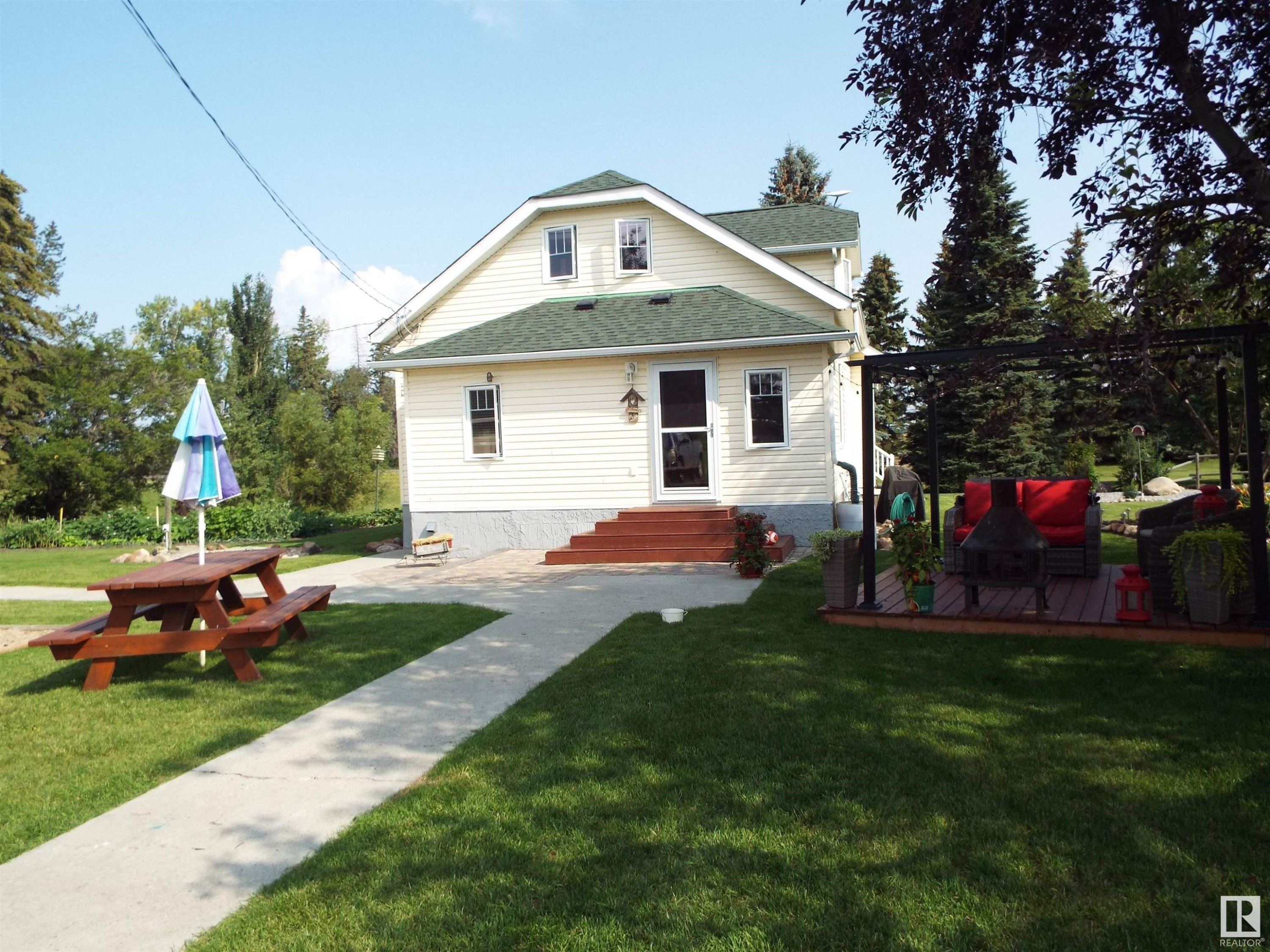 












26449 Twp Rd 490

,
Rural Leduc County,




AB
T0C 0V0

