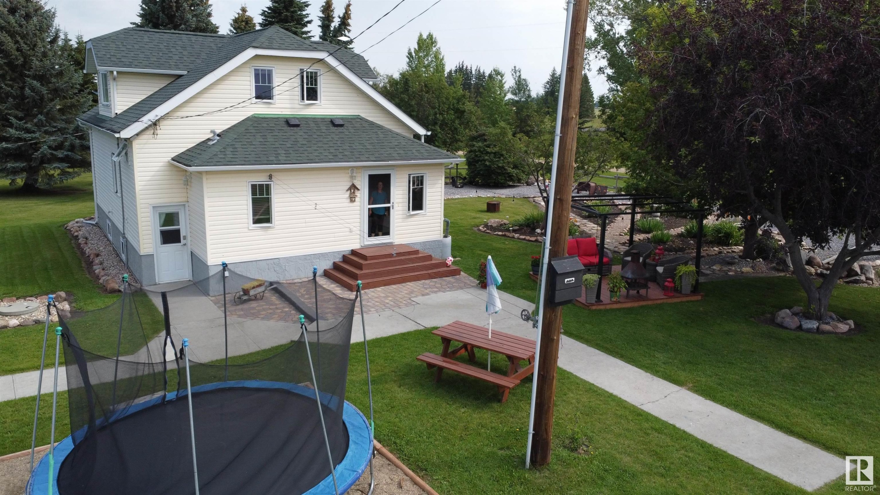 












26449 Twp Rd 490

,
Rural Leduc County,




AB
T0C 0V0

