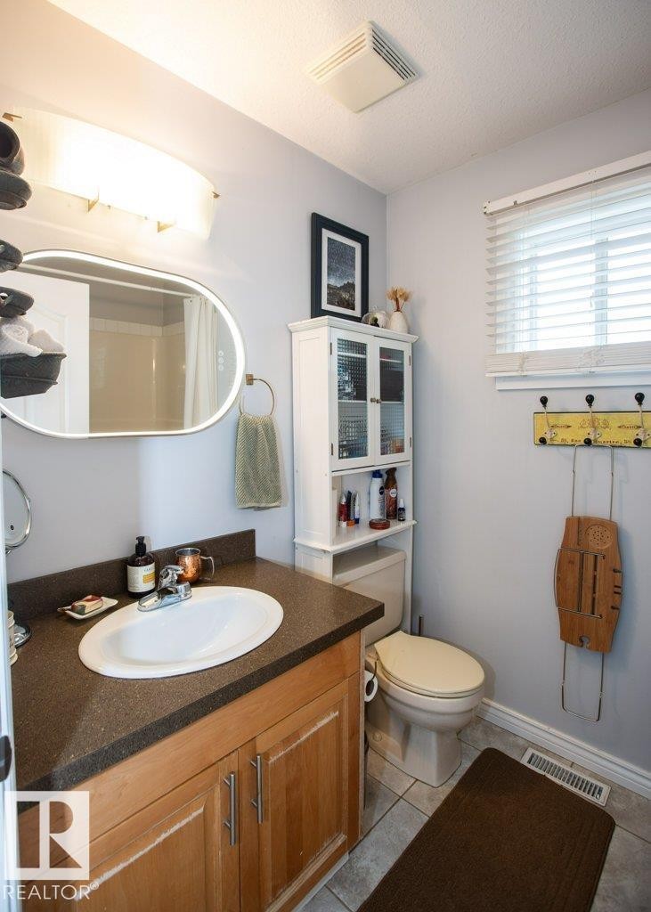 












9811 A 100 Street

,
Westlock,




AB
T7P 1Y6

