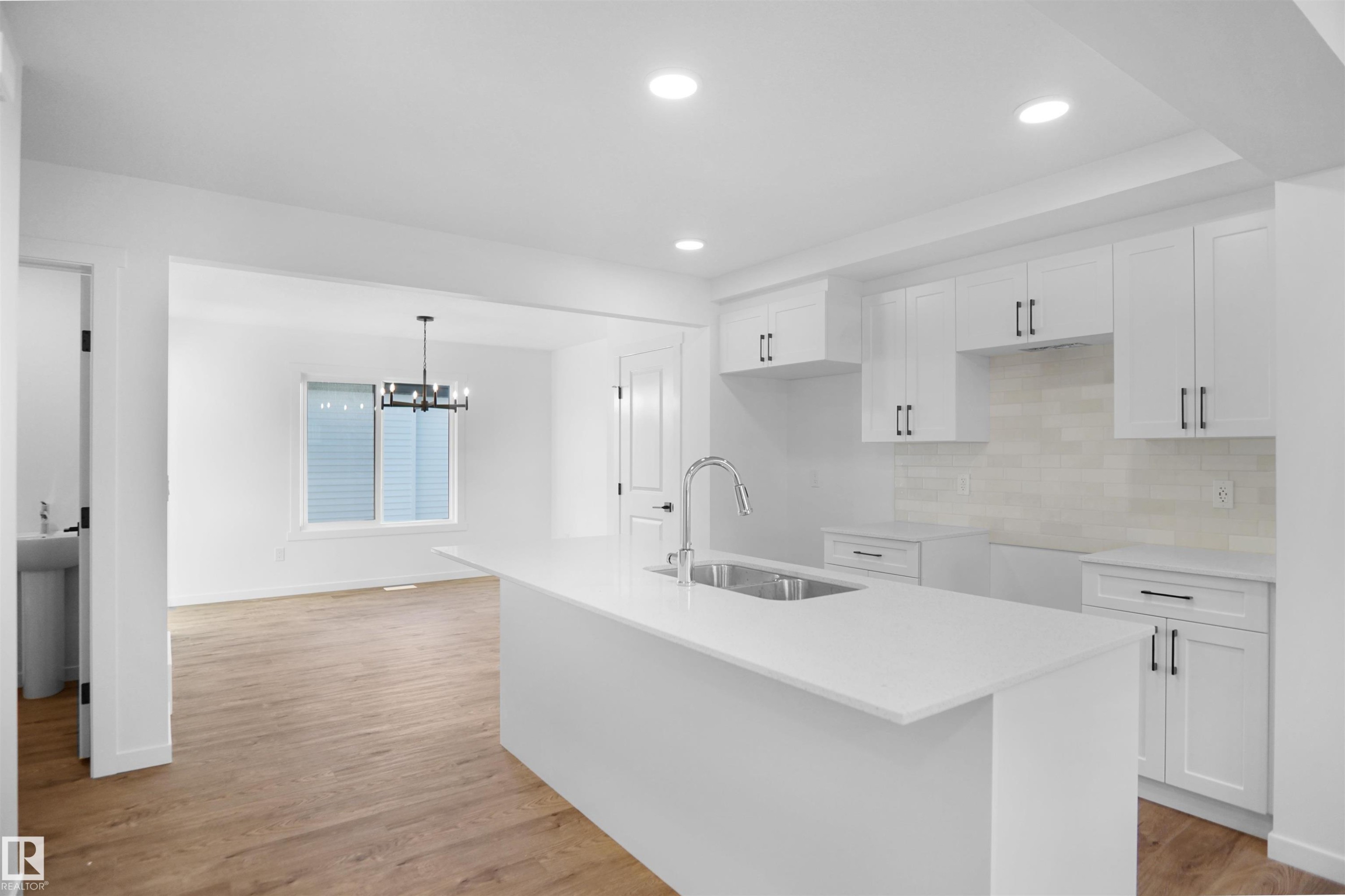 












244 Savoy Crescent

,
Sherwood Park,




AB
T8H 0Z5

