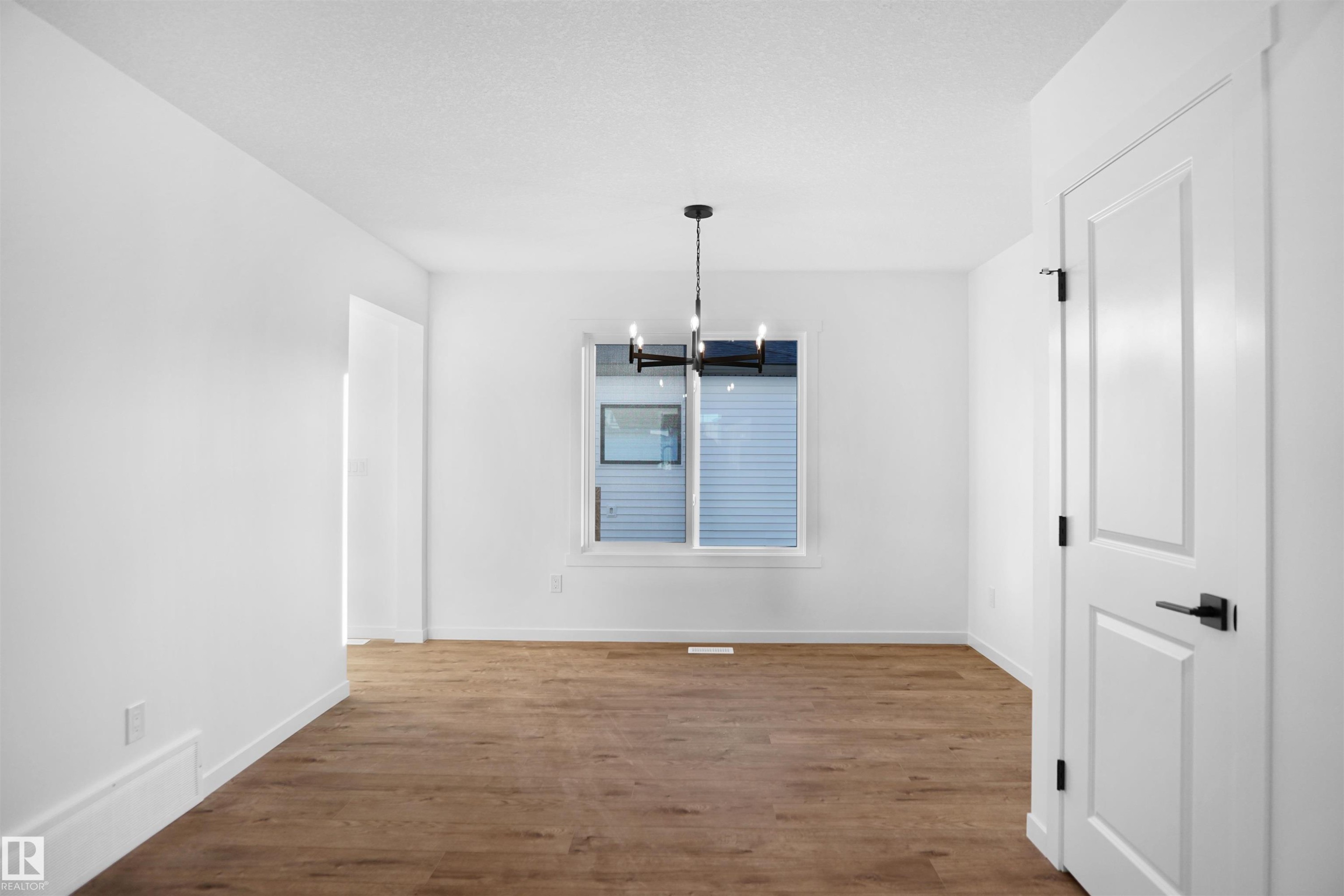 












244 Savoy Crescent

,
Sherwood Park,




AB
T8H 0Z5

