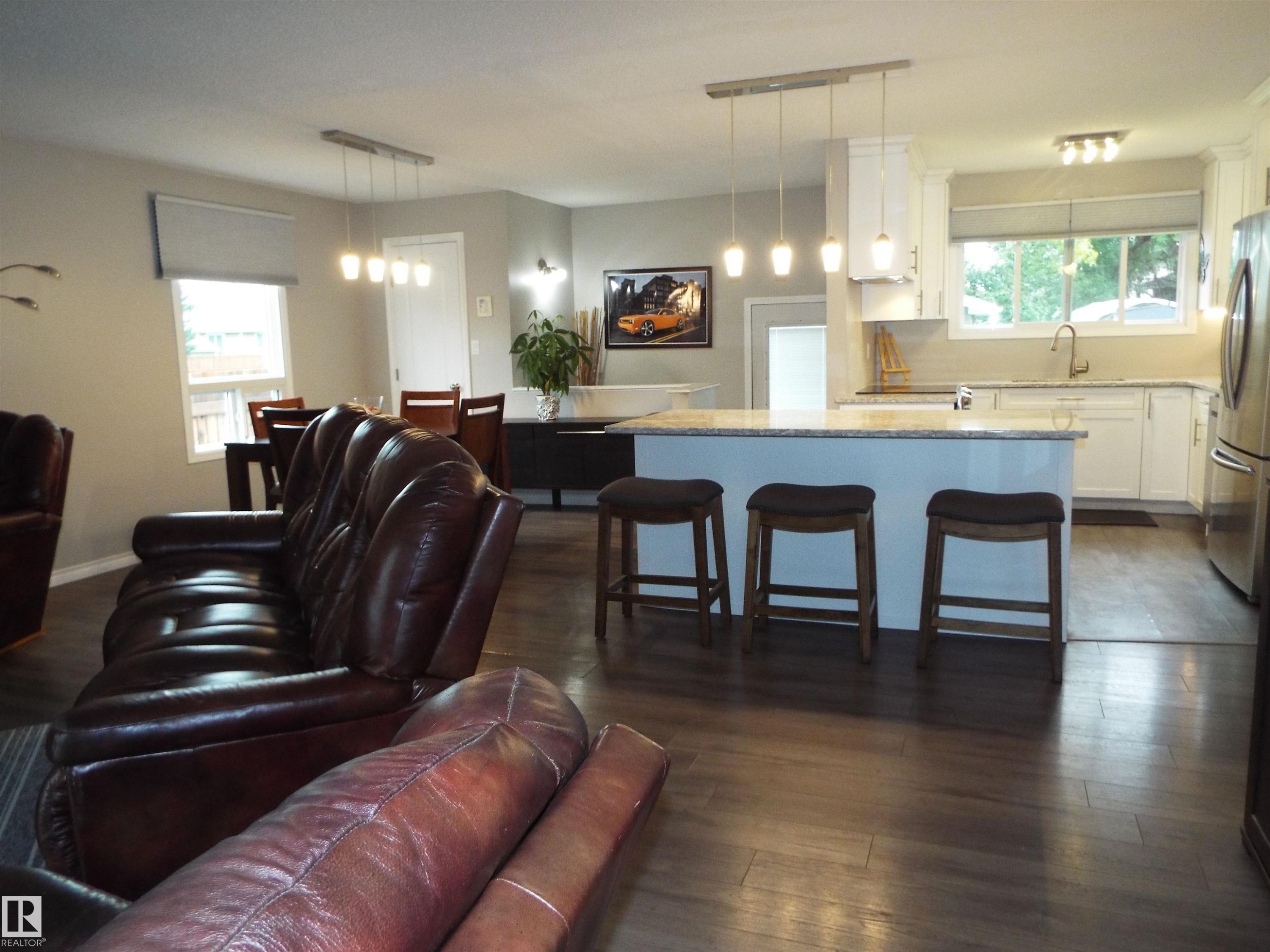












3614 CALEDONIA Drive

,
Leduc,




AB
T9E 6G4

