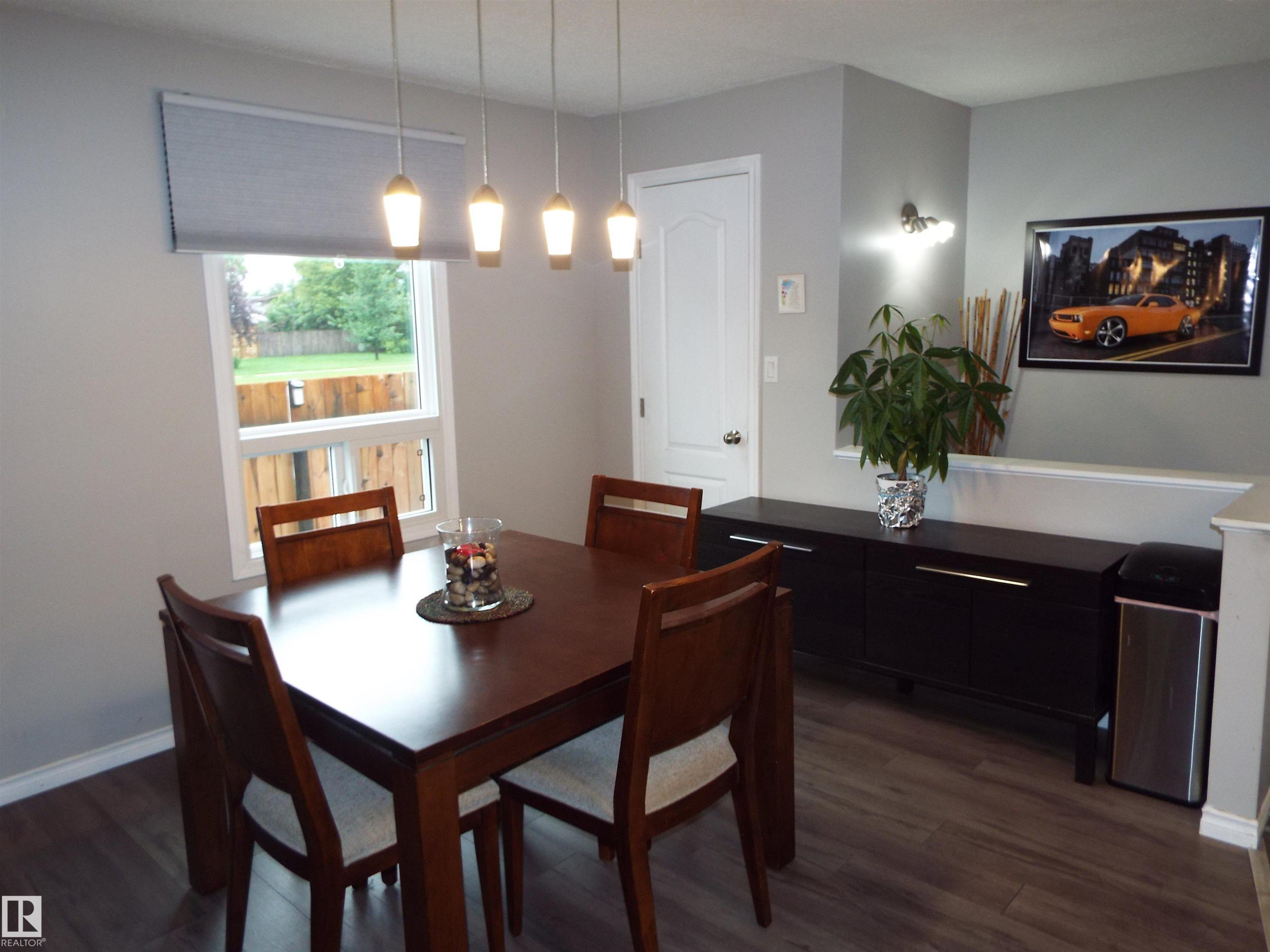 












3614 CALEDONIA Drive

,
Leduc,




AB
T9E 6G4


