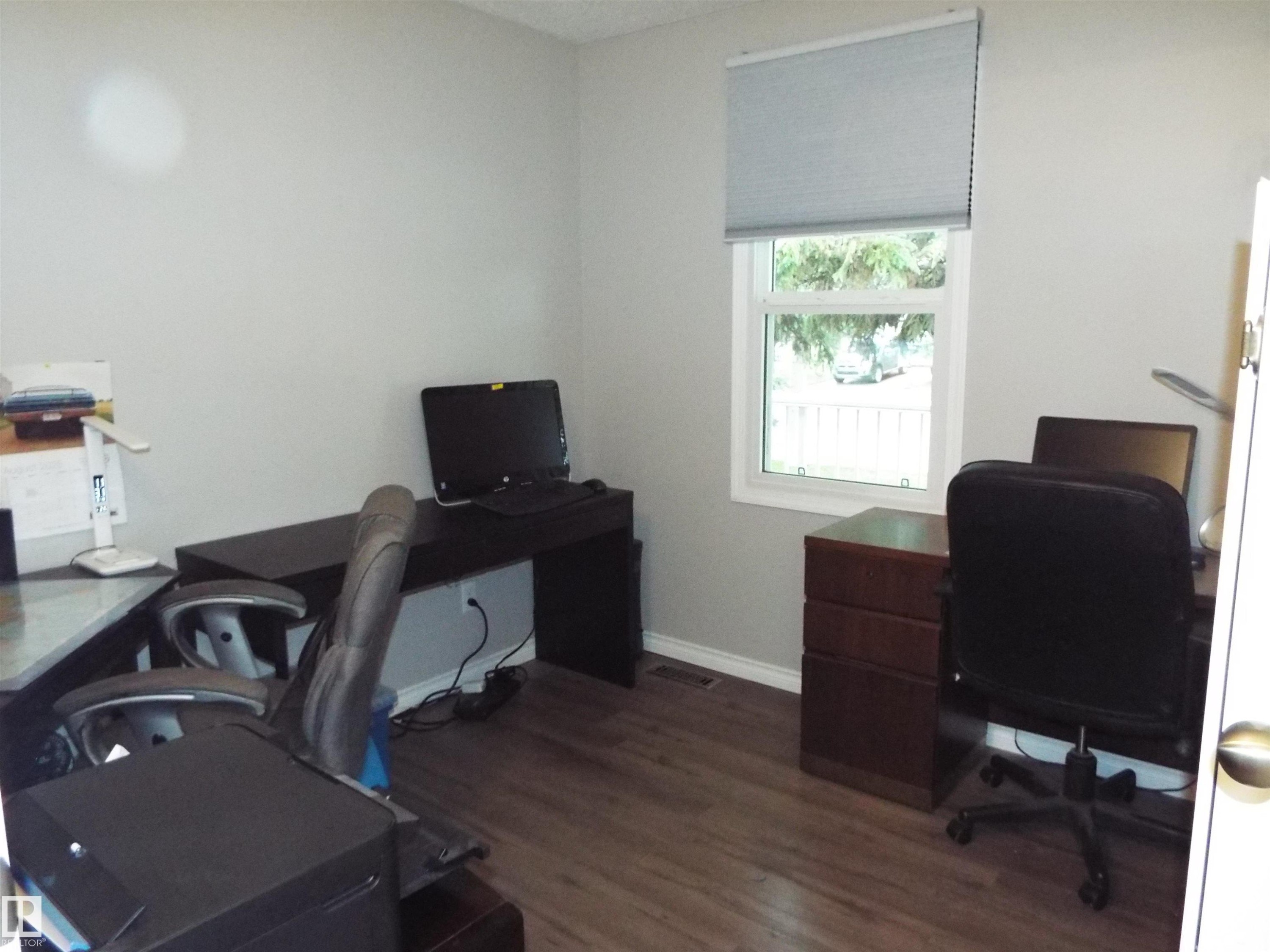 












3614 CALEDONIA Drive

,
Leduc,




AB
T9E 6G4

