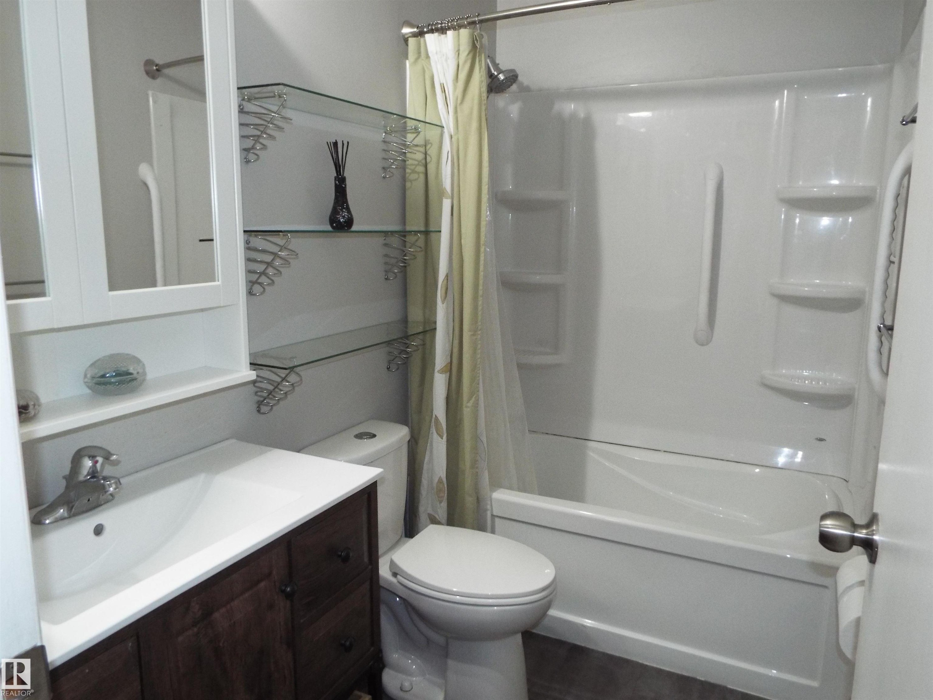 












3614 CALEDONIA Drive

,
Leduc,




AB
T9E 6G4

