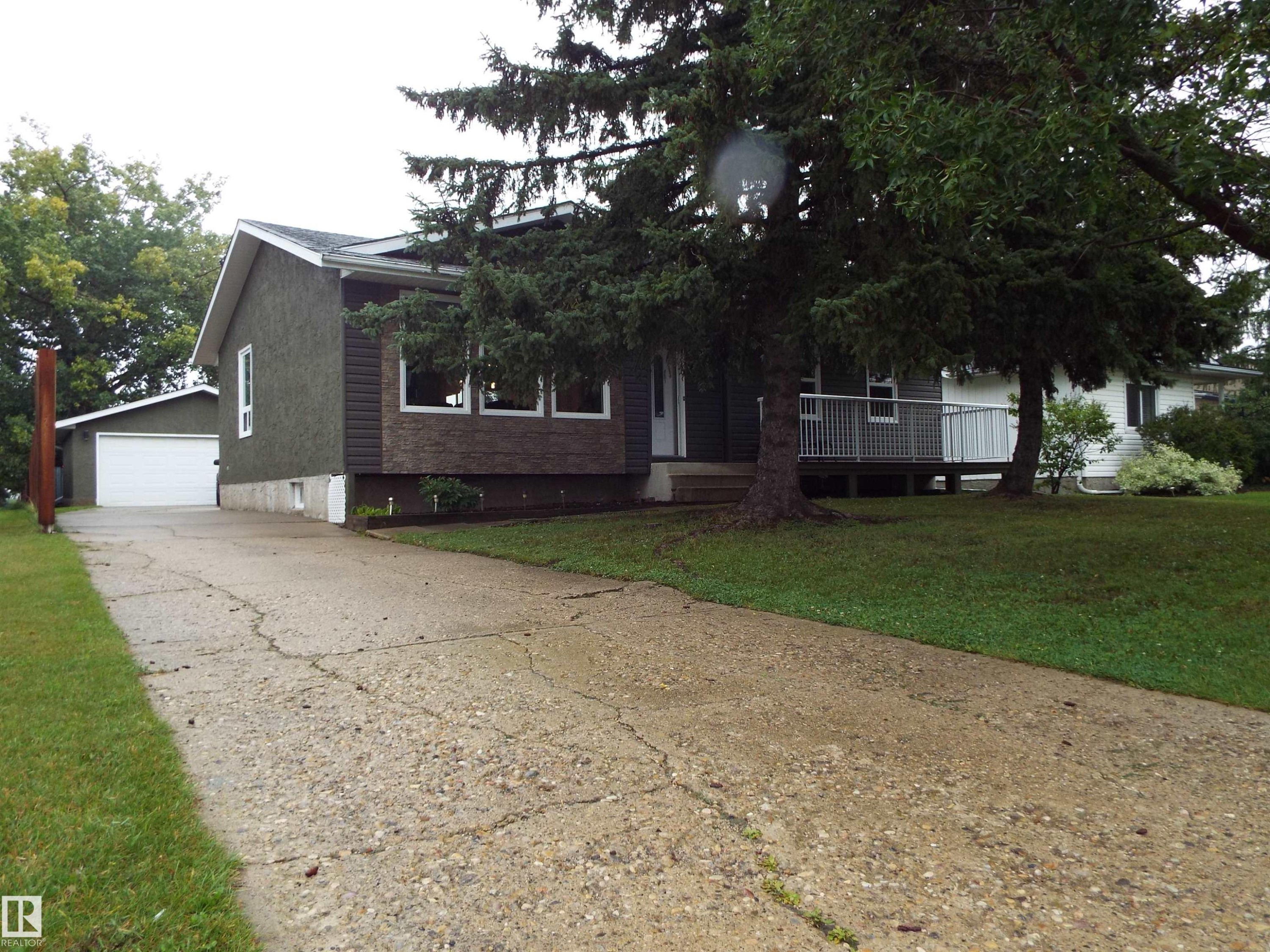 












3614 CALEDONIA Drive

,
Leduc,




AB
T9E 6G4

