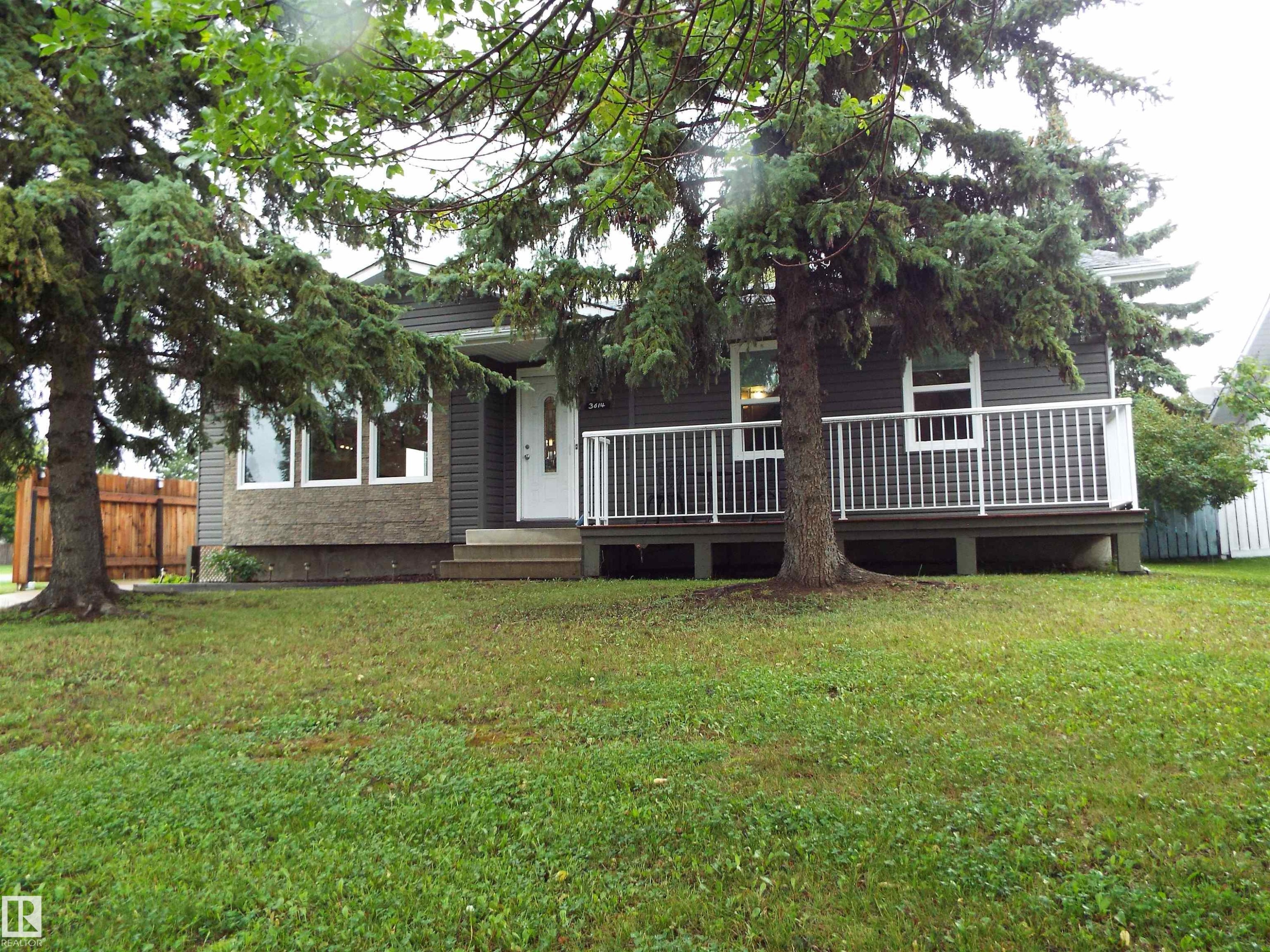 












3614 CALEDONIA Drive

,
Leduc,




AB
T9E 6G4

