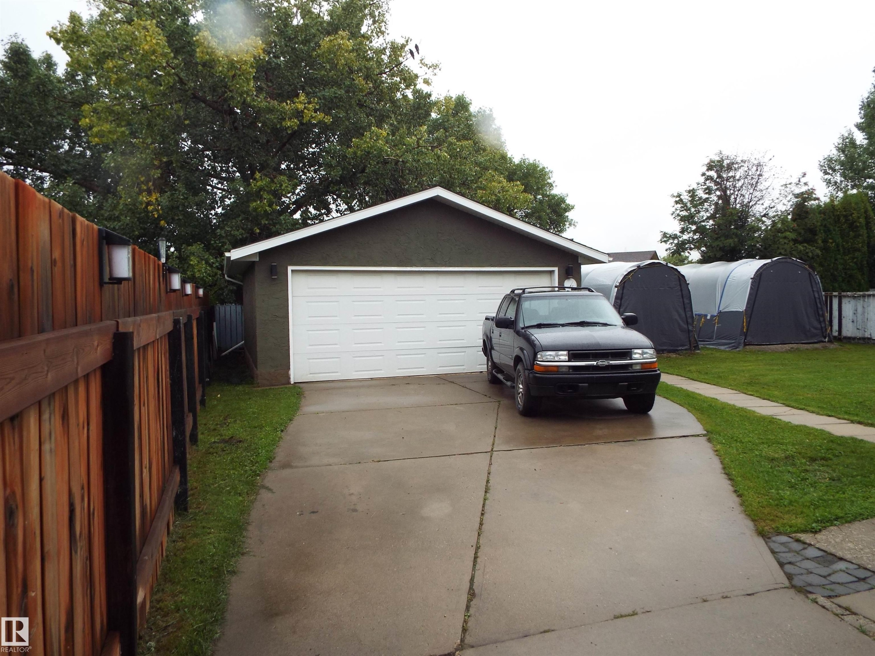 












3614 CALEDONIA Drive

,
Leduc,




AB
T9E 6G4

