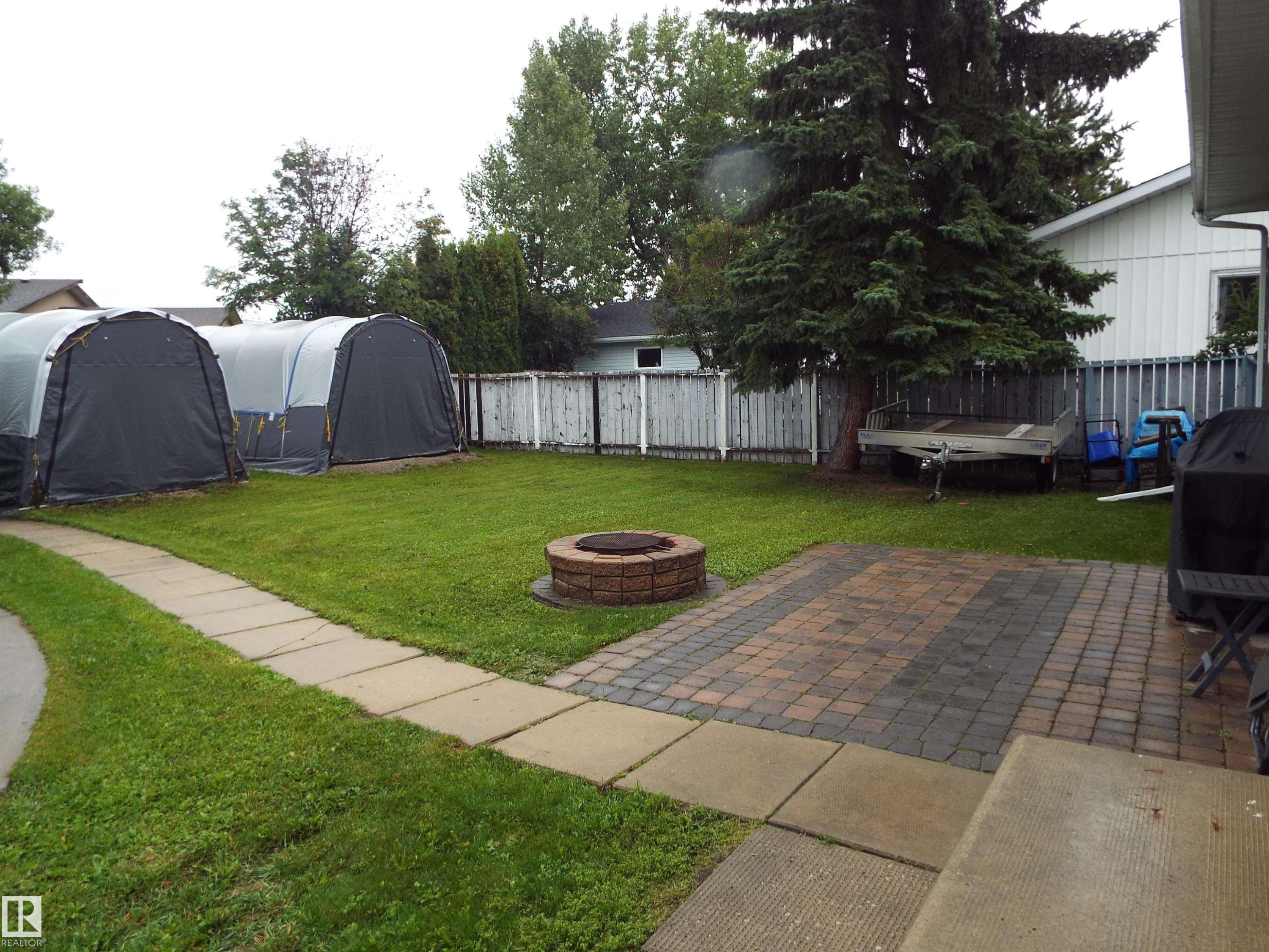 












3614 CALEDONIA Drive

,
Leduc,




AB
T9E 6G4

