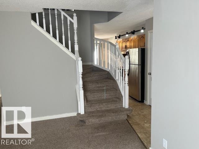 












16 West-1033 Youville Drive W

,
Edmonton,




AB
T6L 6V9

