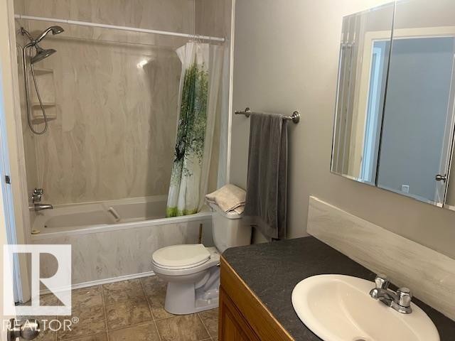 












16 West-1033 Youville Drive W

,
Edmonton,




AB
T6L 6V9

