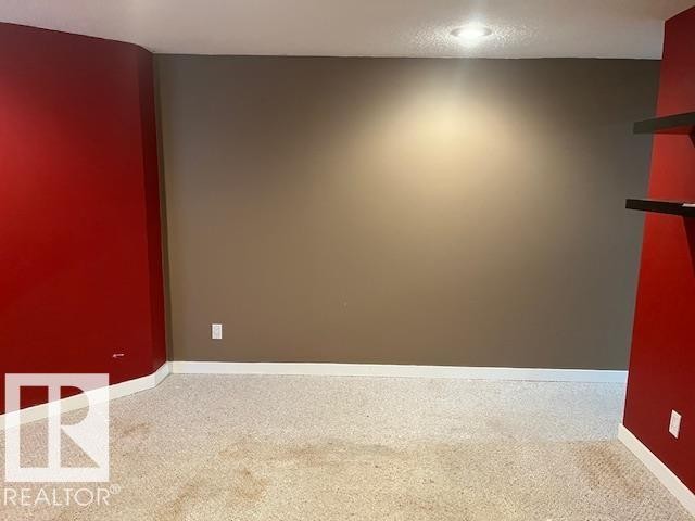 












16 West-1033 Youville Drive W

,
Edmonton,




AB
T6L 6V9

