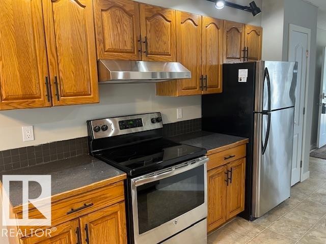 












16 West-1033 Youville Drive W

,
Edmonton,




AB
T6L 6V9

