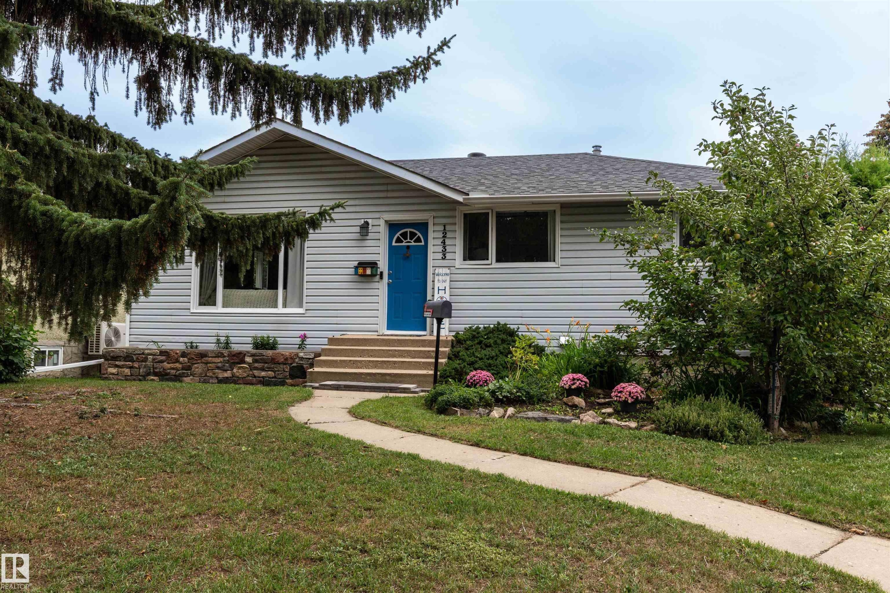 












12433 134 Street NW

,
Edmonton,




AB
T5L 1V3

