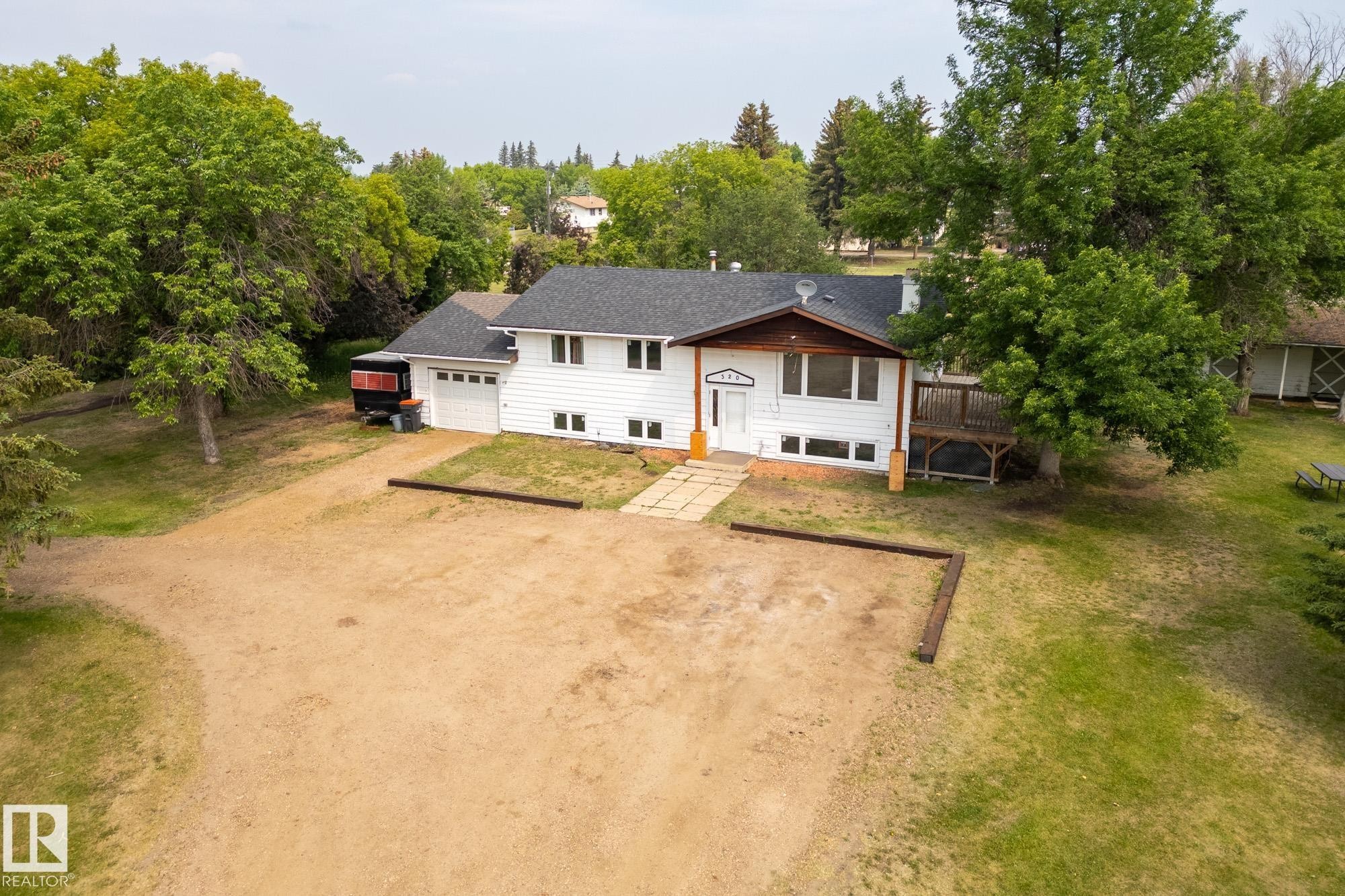 












320 1 Avenue

,
Thorhild,




AB
T0A 3J0

