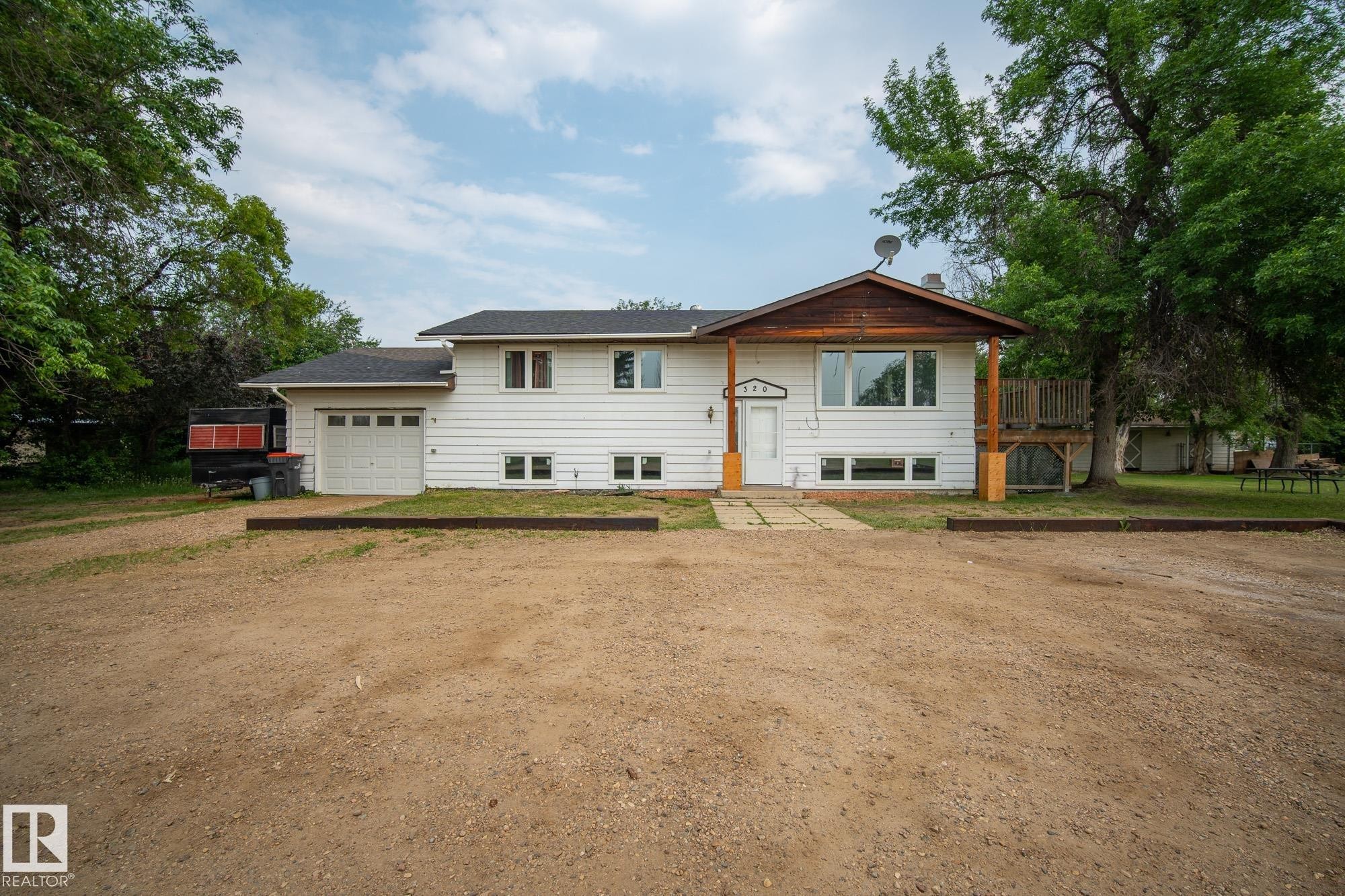 












320 1 Avenue

,
Thorhild,




AB
T0A 3J0

