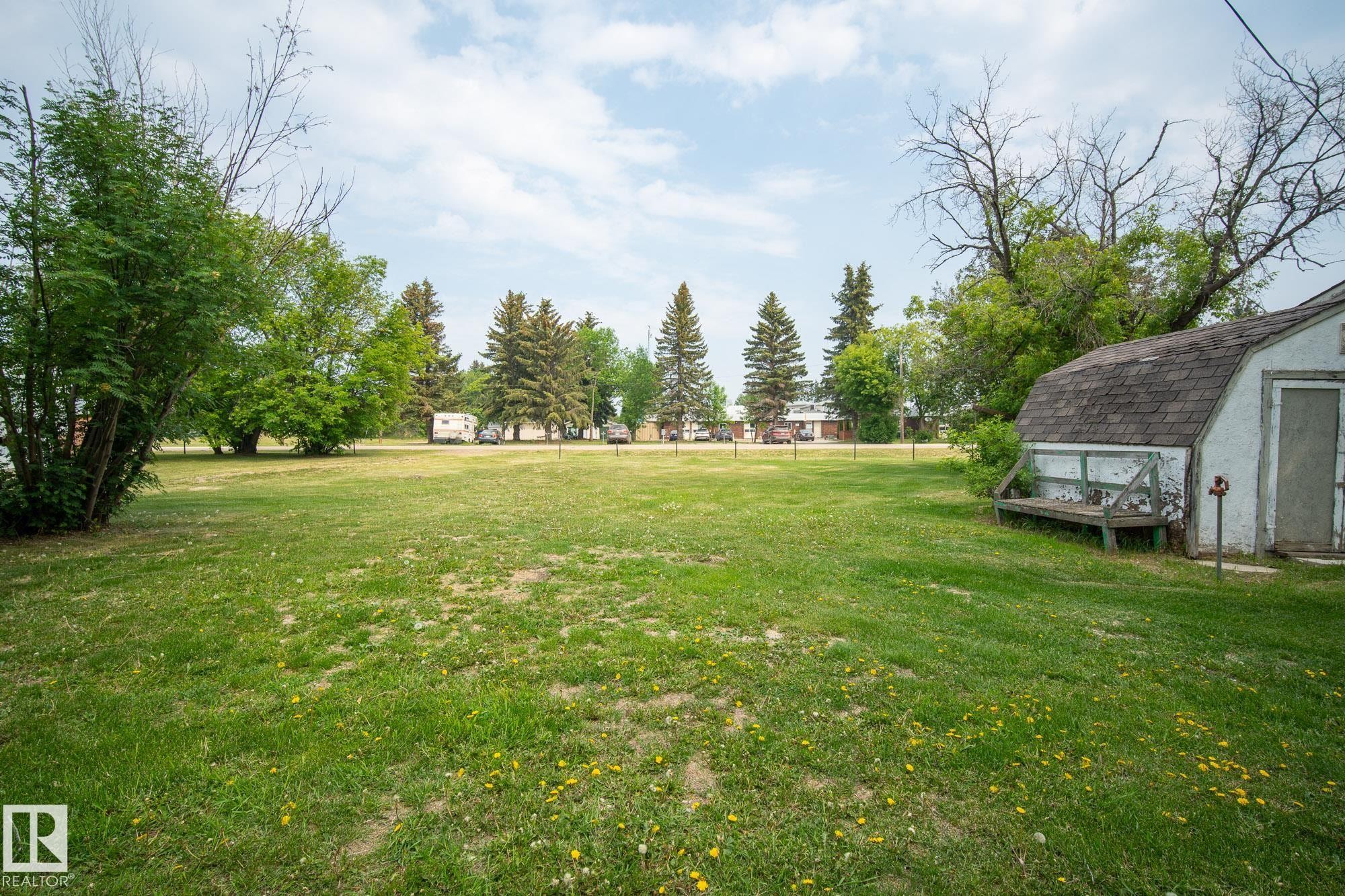 












320 1 Avenue

,
Thorhild,




AB
T0A 3J0

