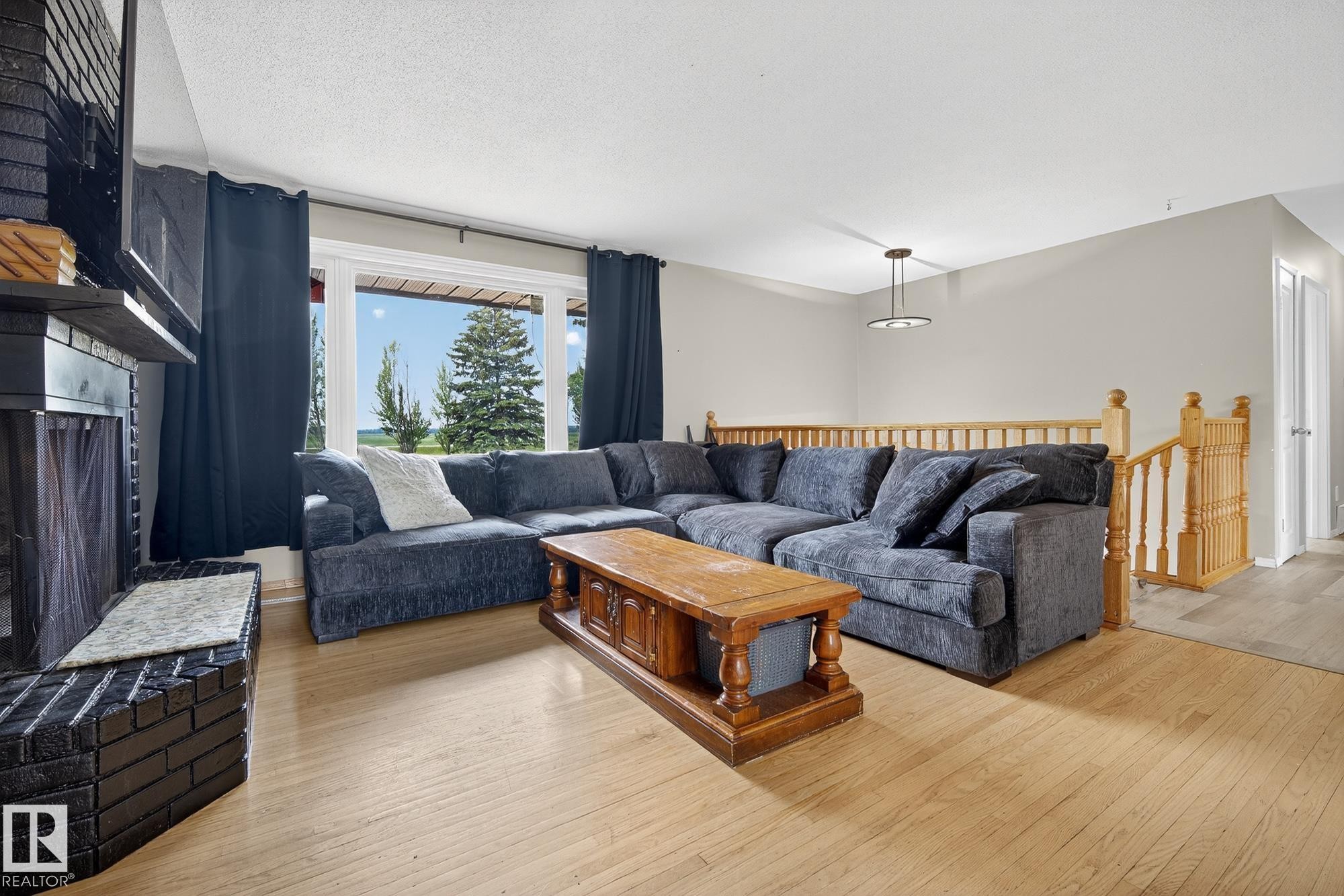 












320 1 Avenue

,
Thorhild,




AB
T0A 3J0

