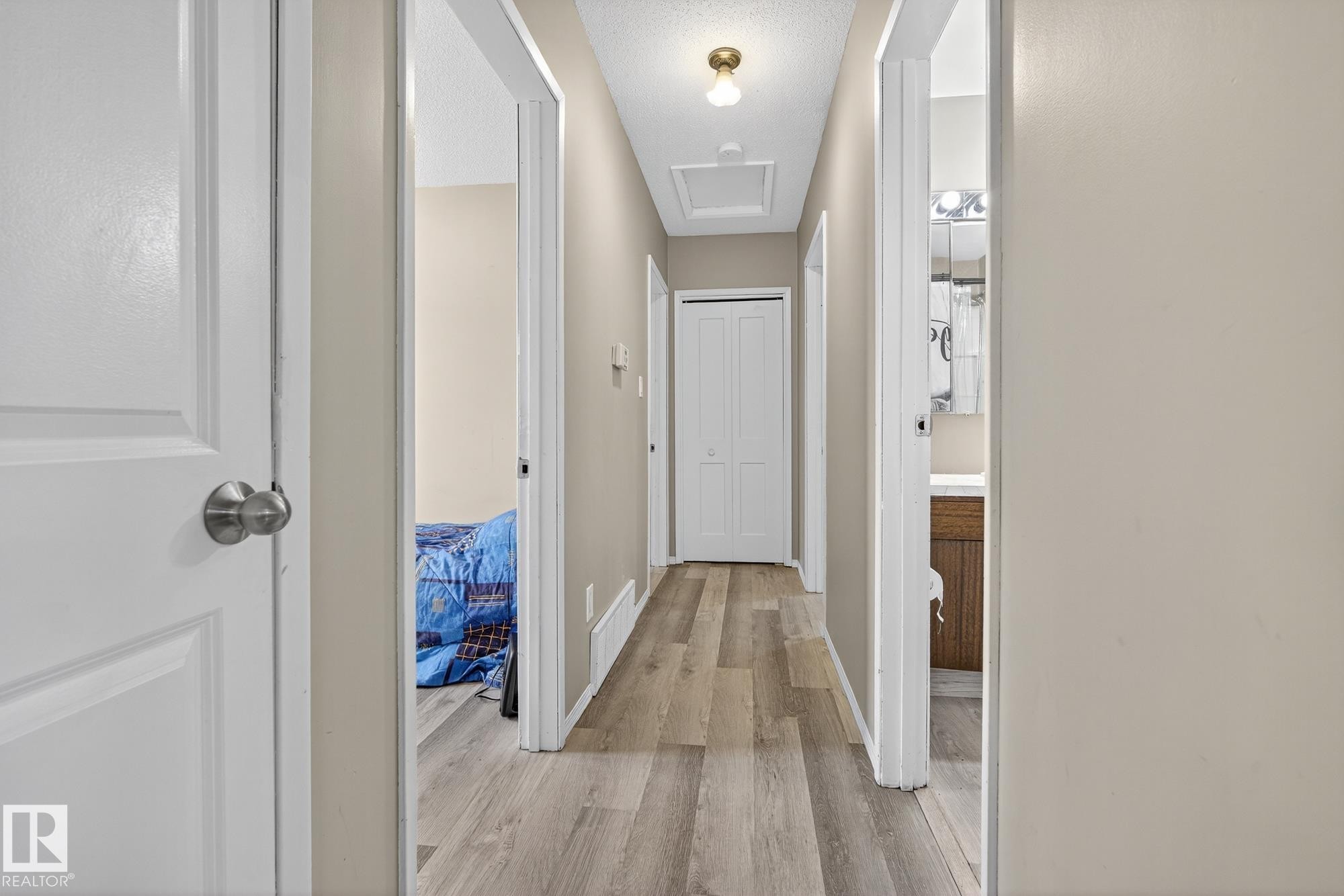 












320 1 Avenue

,
Thorhild,




AB
T0A 3J0

