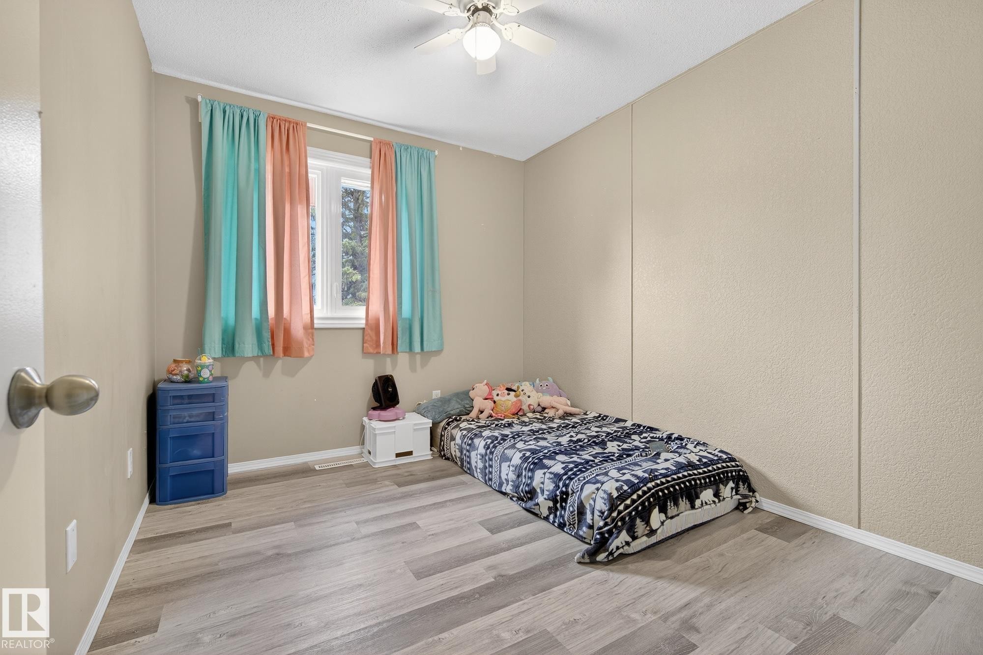 












320 1 Avenue

,
Thorhild,




AB
T0A 3J0

