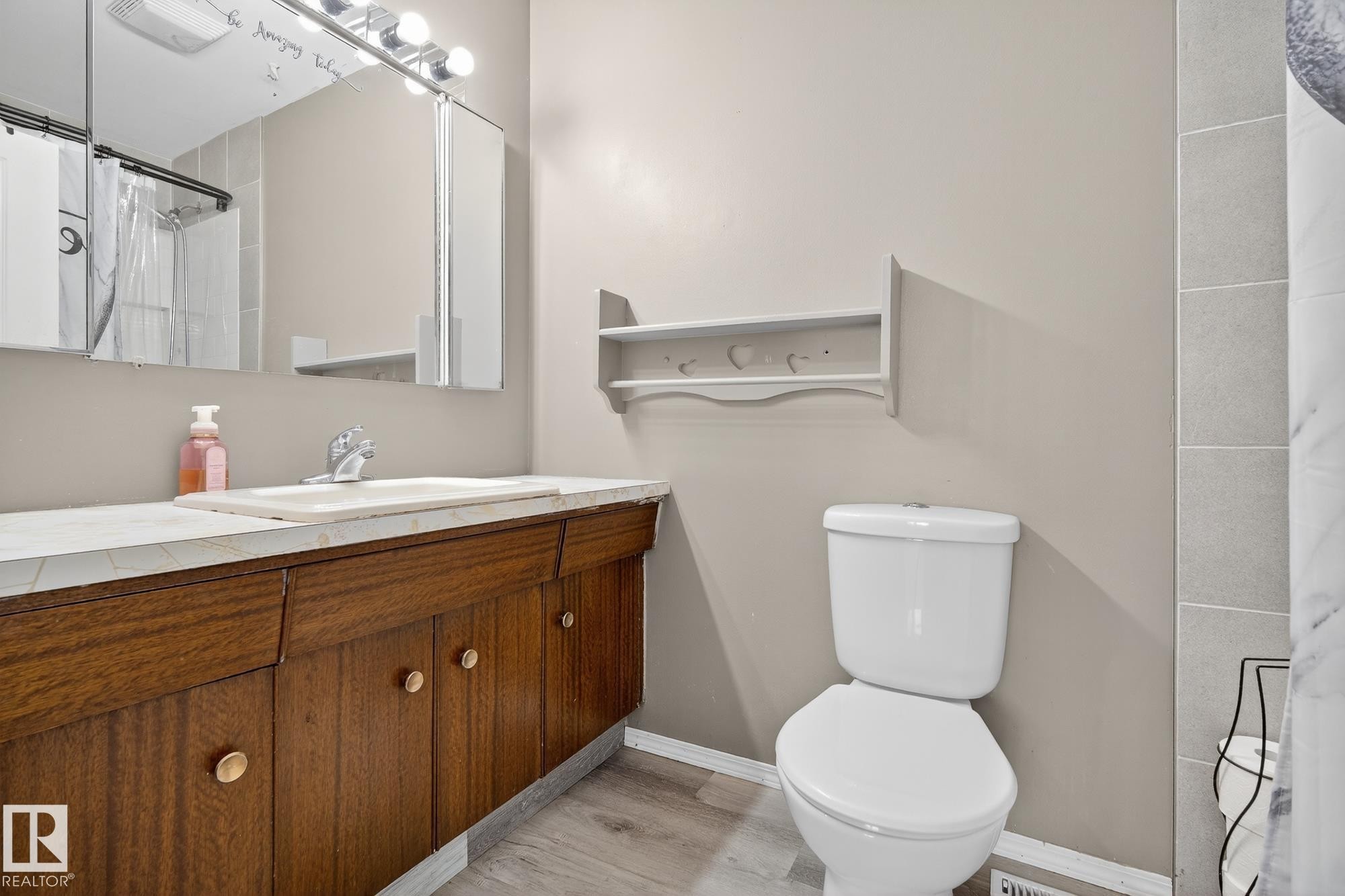 












320 1 Avenue

,
Thorhild,




AB
T0A 3J0

