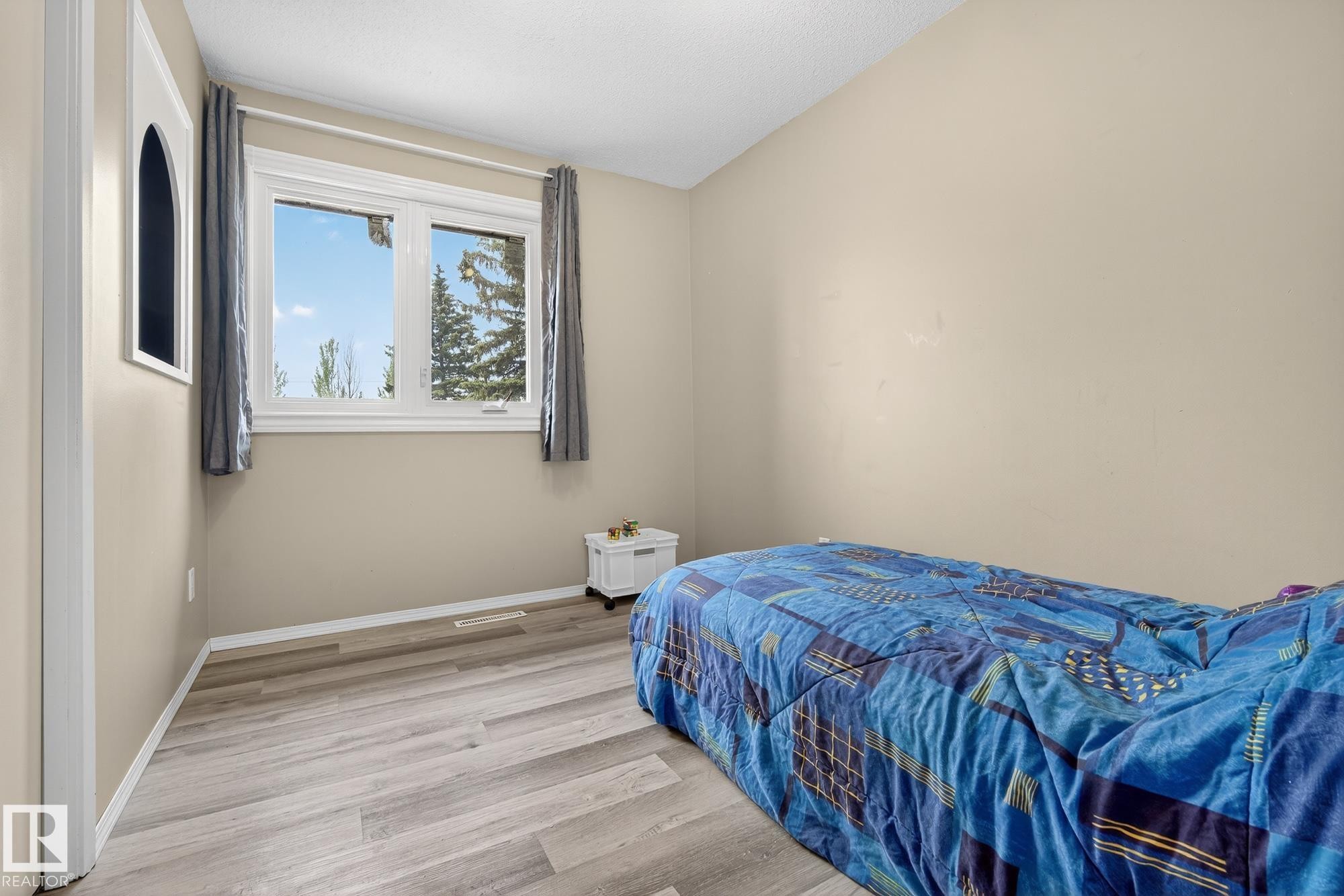 












320 1 Avenue

,
Thorhild,




AB
T0A 3J0

