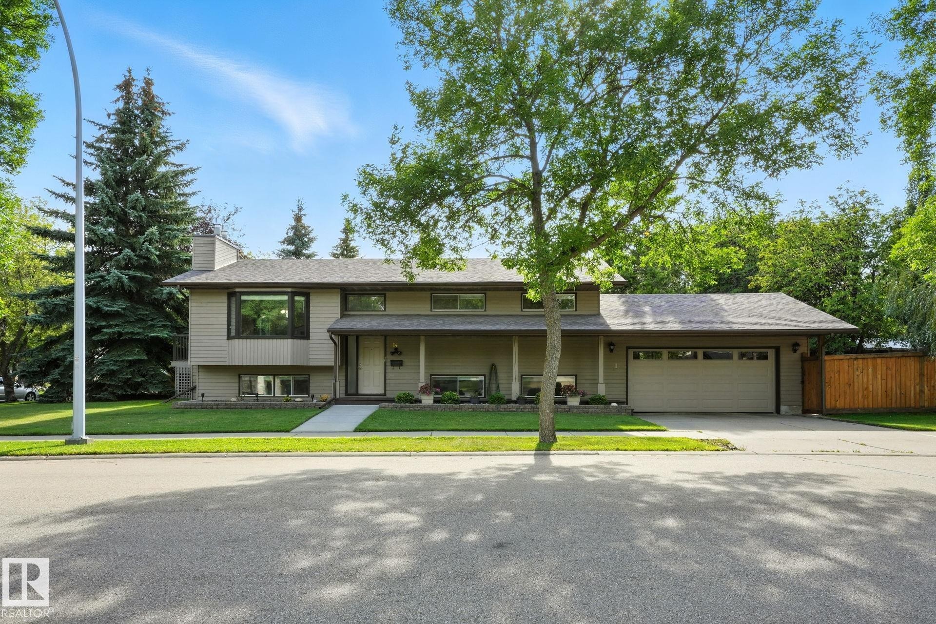 












14 LEBLANC Place

,
St. Albert,




AB
T8N 4P1

