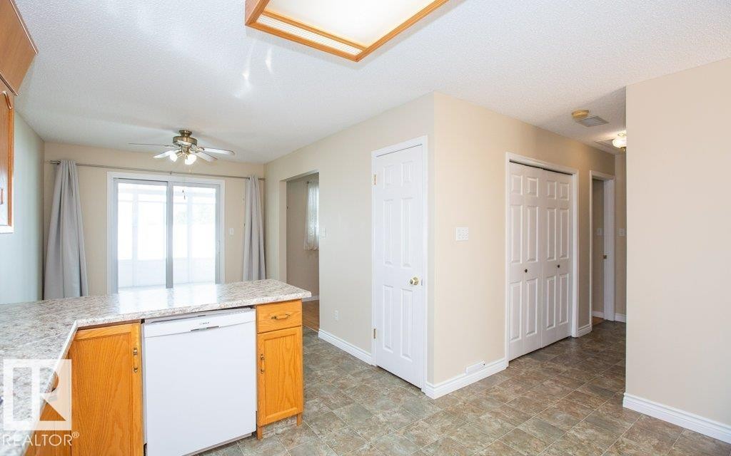 












30 11015 105 Avenue

,
Westlock,




AB
T7P 1A1

