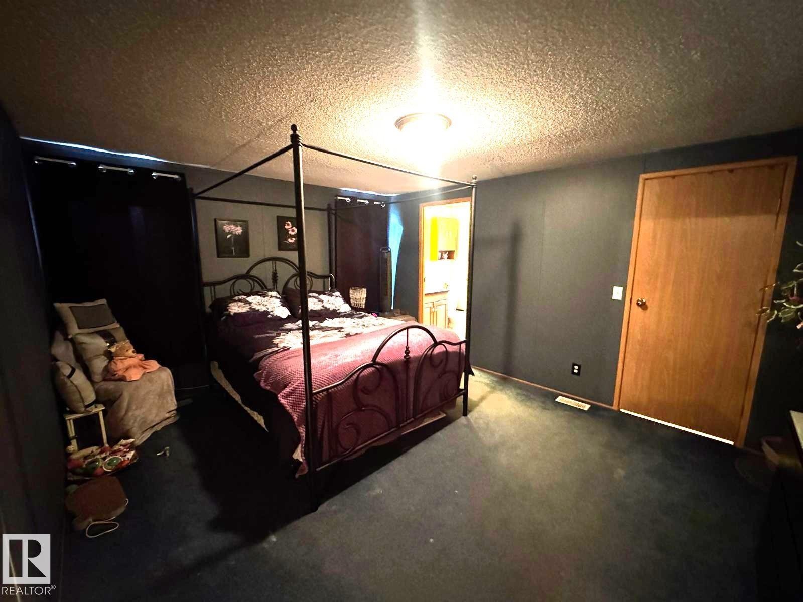 












388 evergreen Park NW

,
Edmonton,




AB
T5Y 4M2

