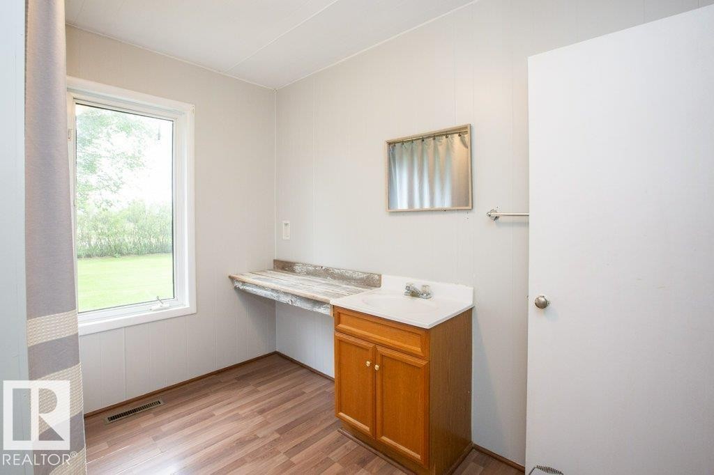 












26308 Hwy 663

,
Rural Westlock County,




AB
T0G 0Y0

