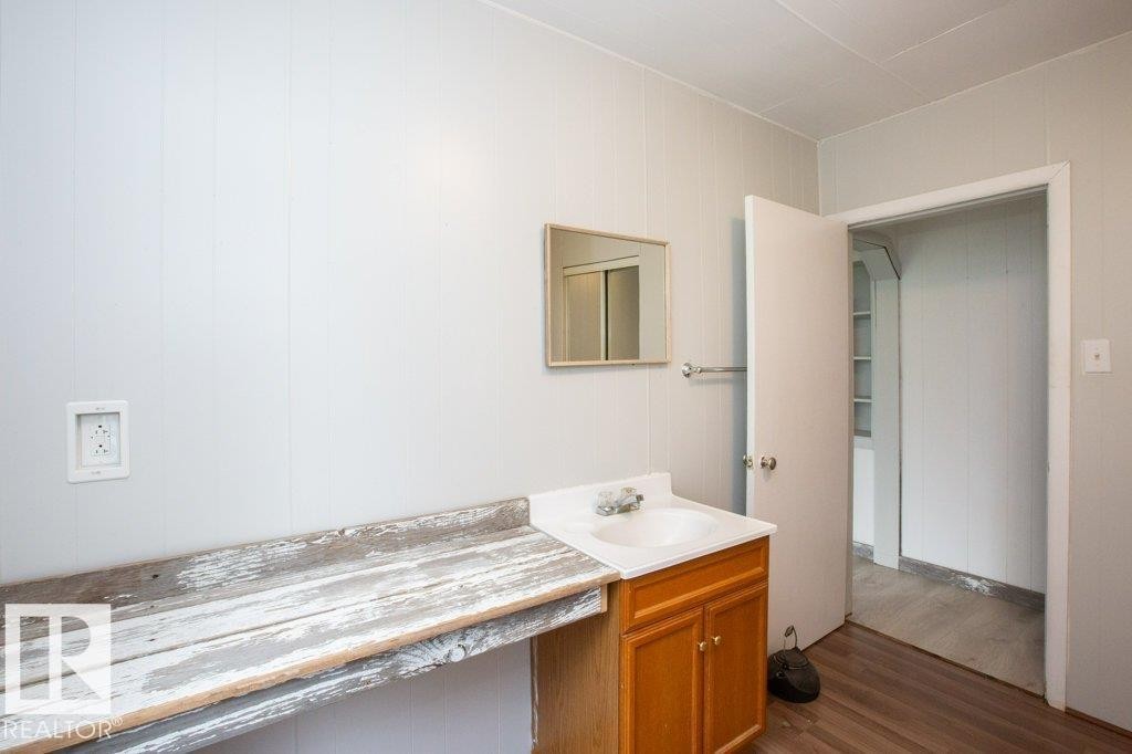 












26308 Hwy 663

,
Rural Westlock County,




AB
T0G 0Y0

