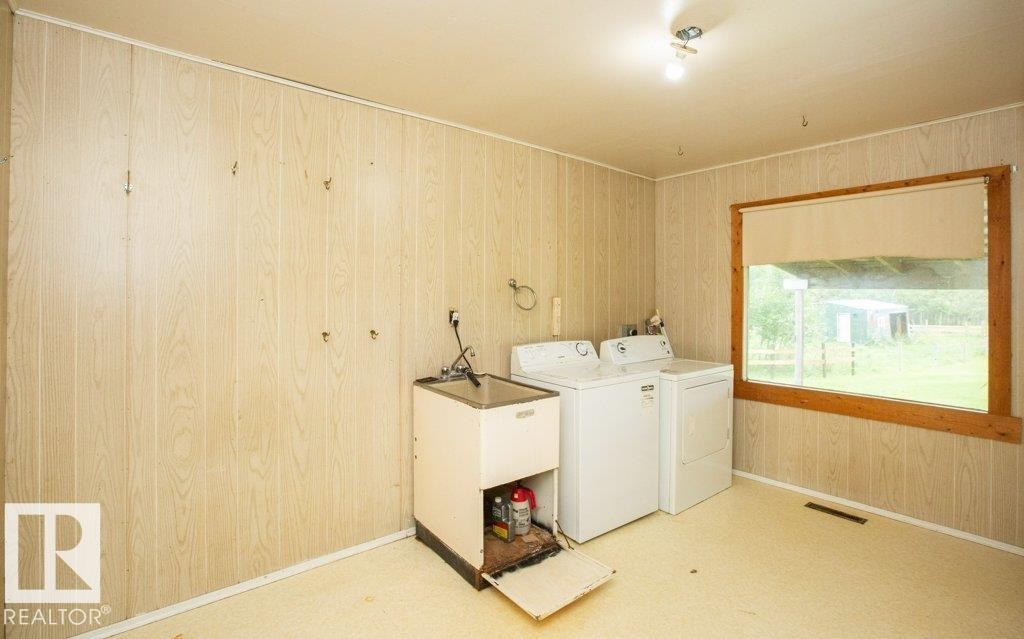 












26308 Hwy 663

,
Rural Westlock County,




AB
T0G 0Y0

