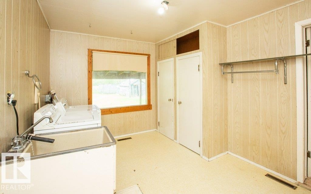 












26308 Hwy 663

,
Rural Westlock County,




AB
T0G 0Y0

