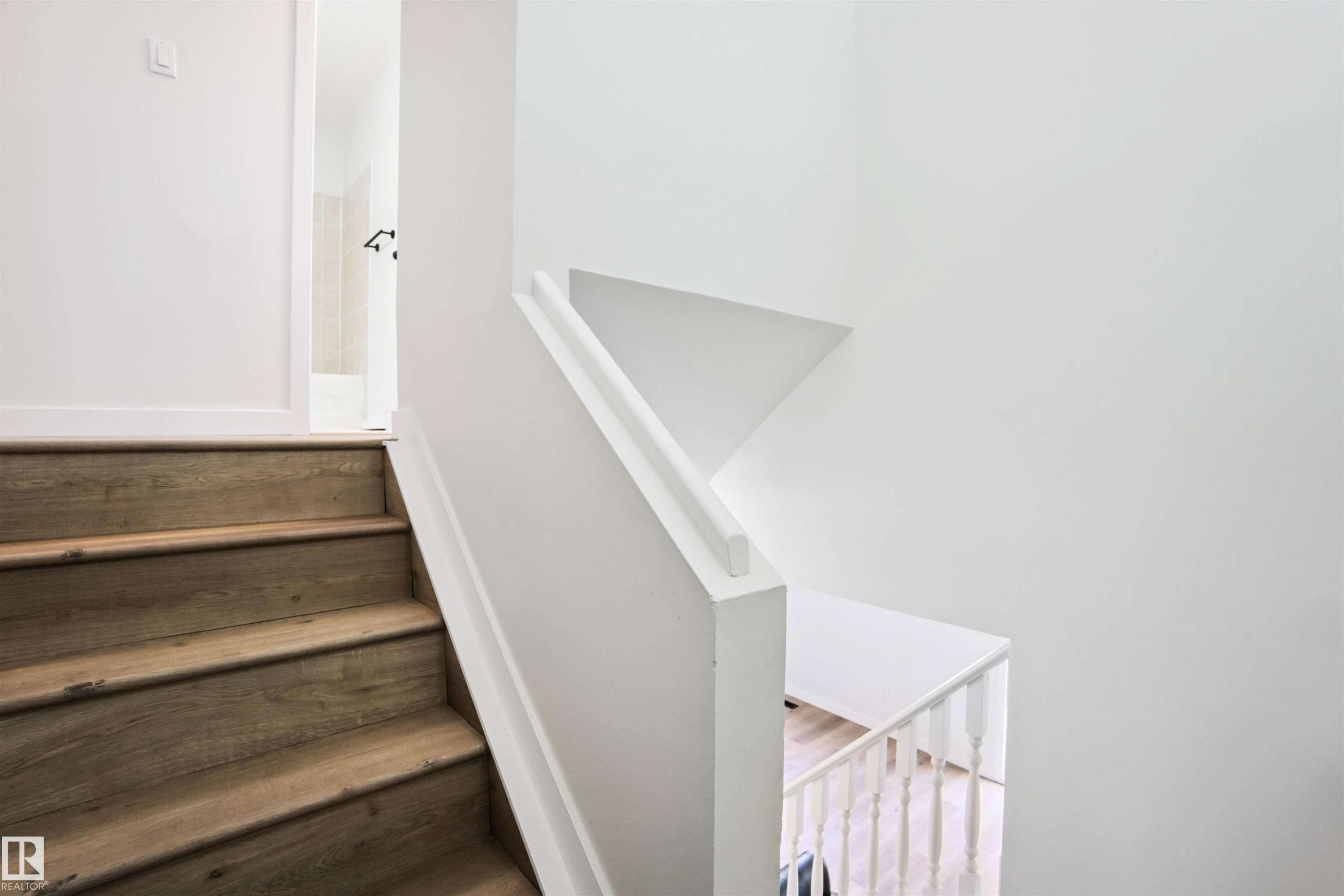 












1096 MILLBOURNE E

,
Edmonton,




AB
T6K 1W1

