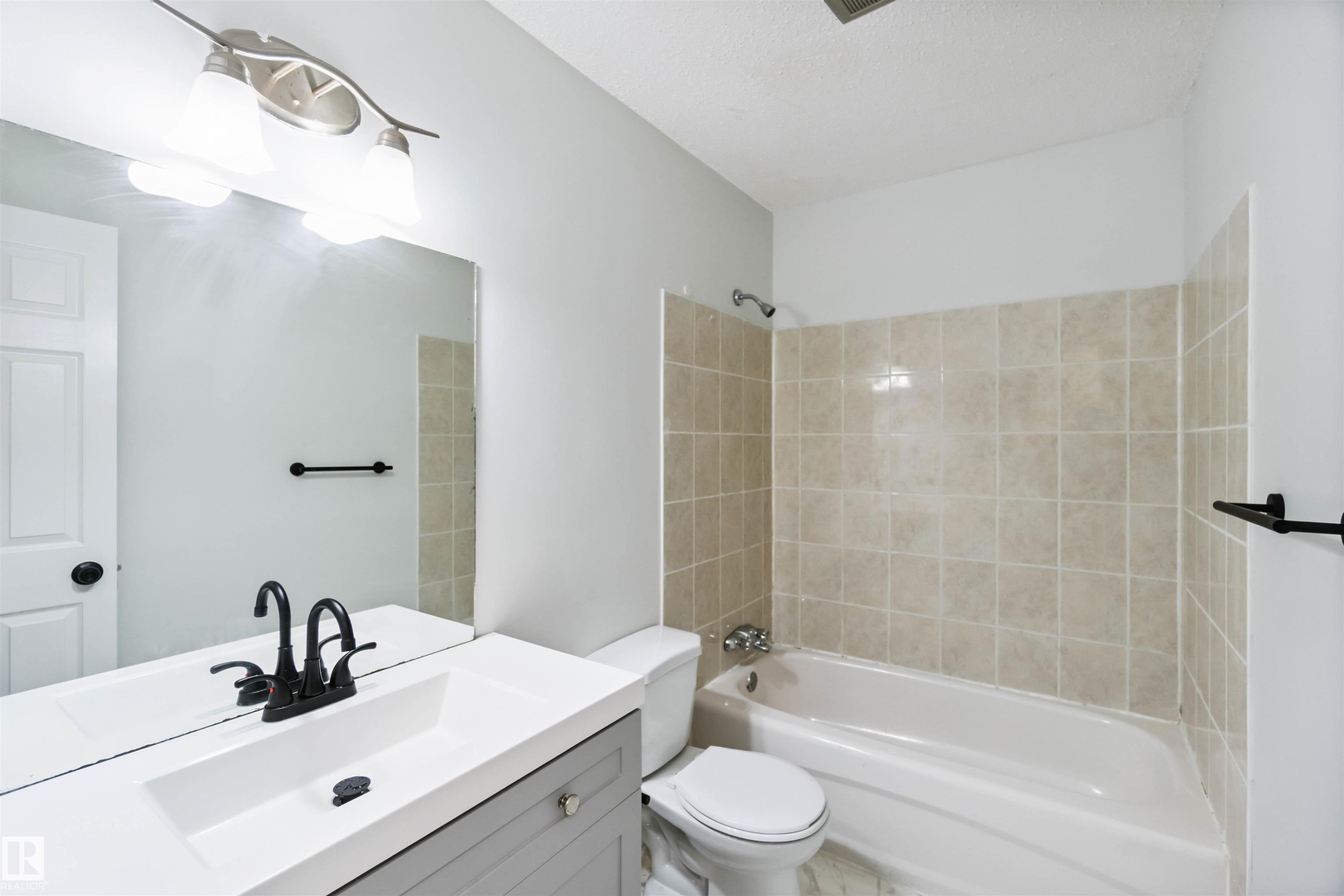 












1096 MILLBOURNE E

,
Edmonton,




AB
T6K 1W1

